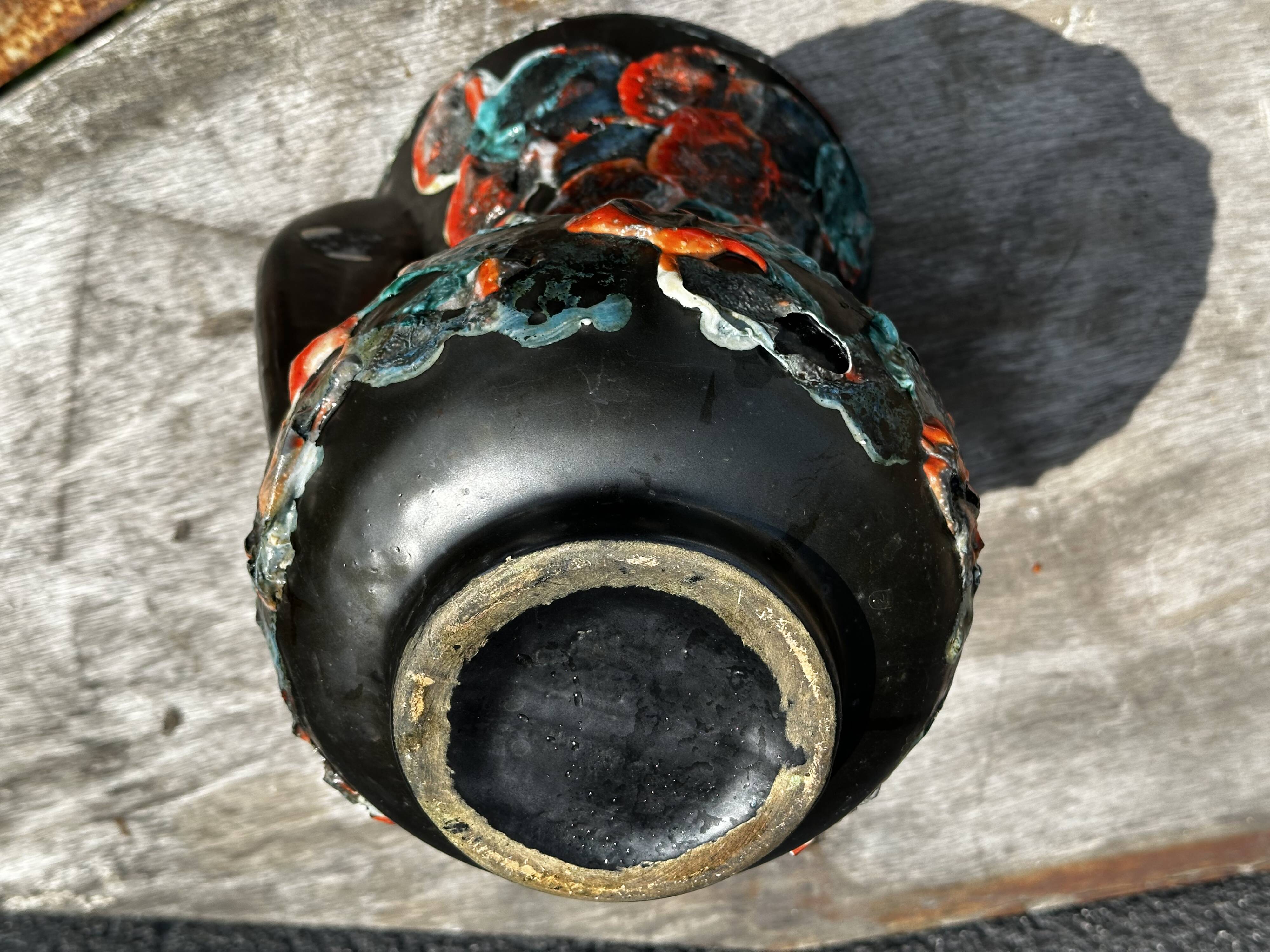 Rocaille amphora vase, Fat Lava