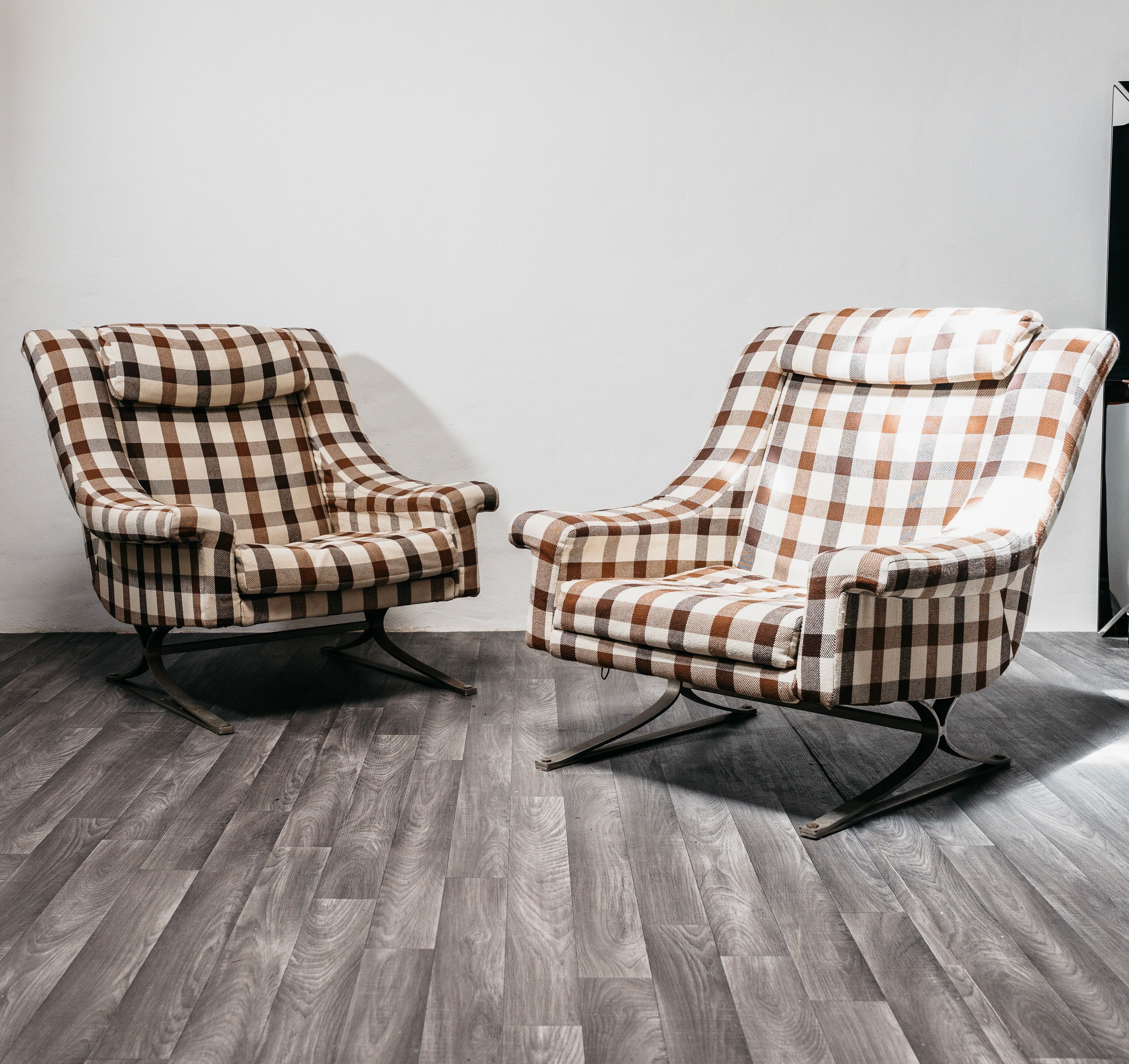 Paire de Fauteuils Mod. Grand Prix, Maurice Calka Arflex