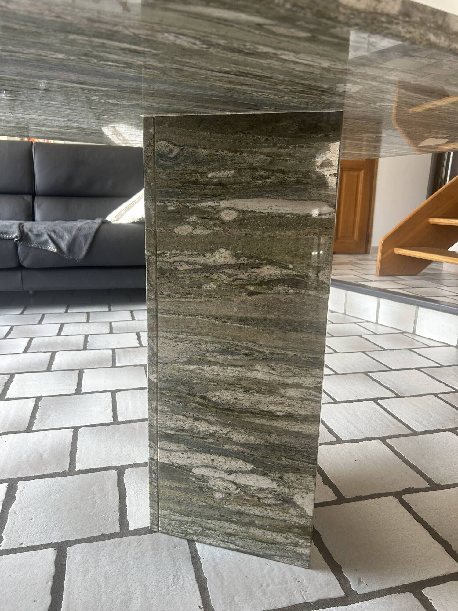 Exceptional custom-made Italian marble dining table – 220