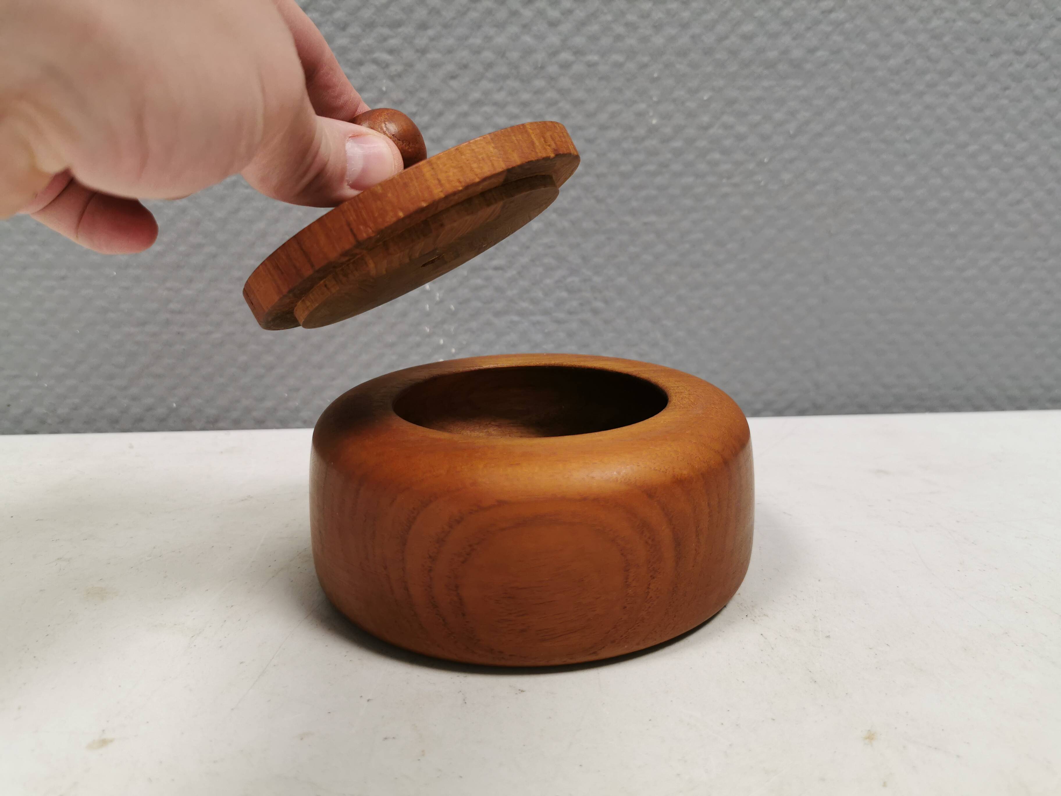 Very beautiful tobacco jar in teak wood with lid of stick-glued teak wood.