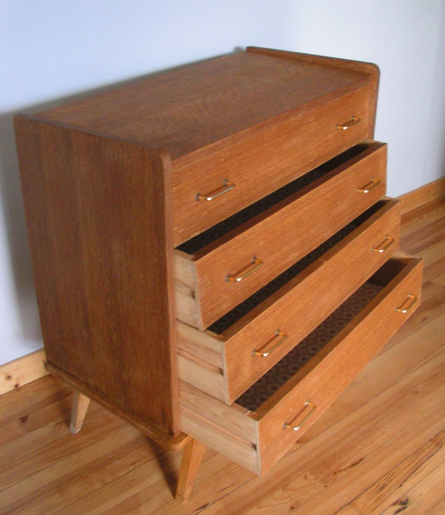 Chest of drawers years 60 - feet compass