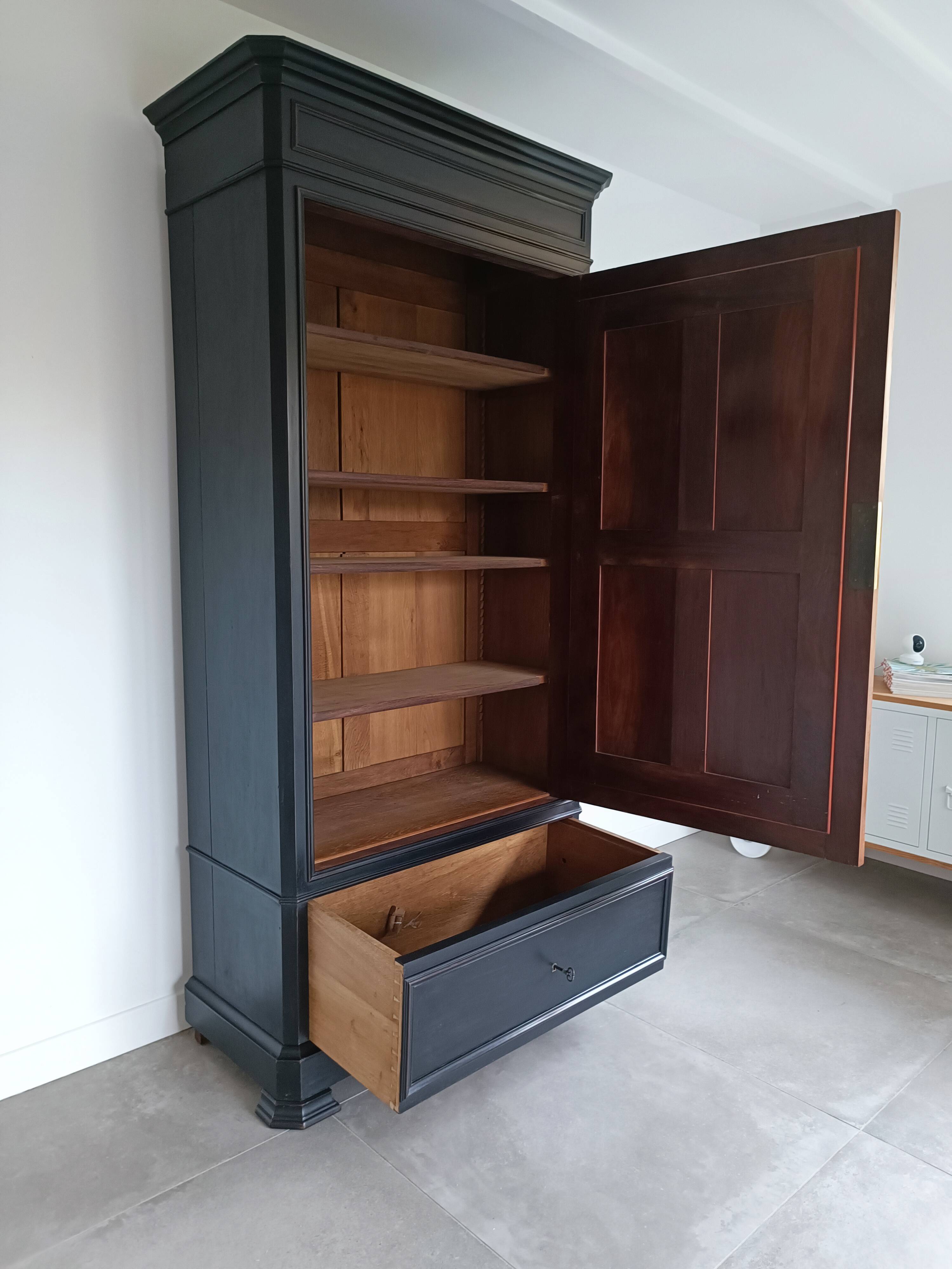 Grande bonnetière à miroir ancienne