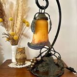Lampe à poser Art deco en fer forgé et pâte de verre