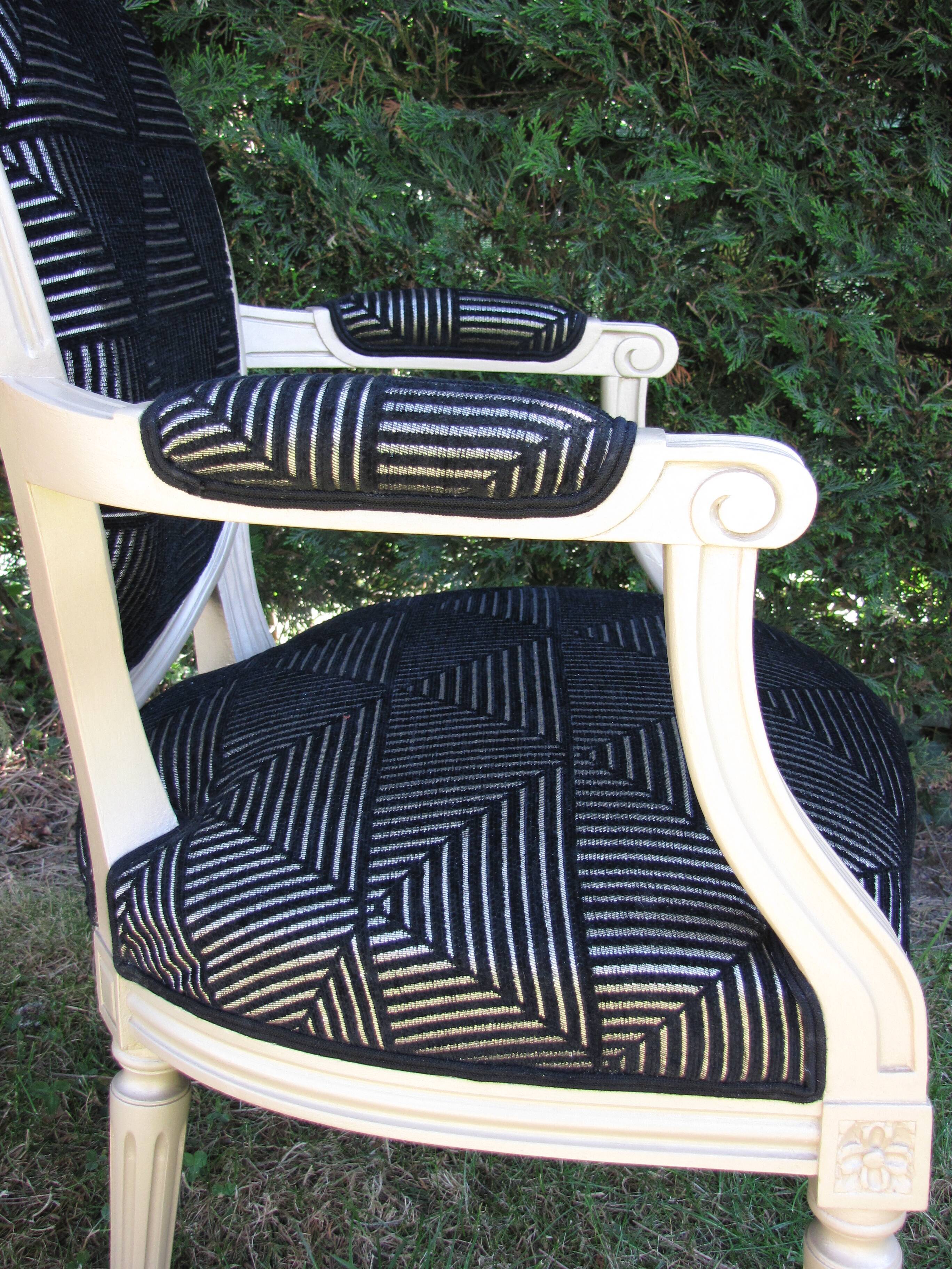 Fauteuil cabriolet style Louis XVI