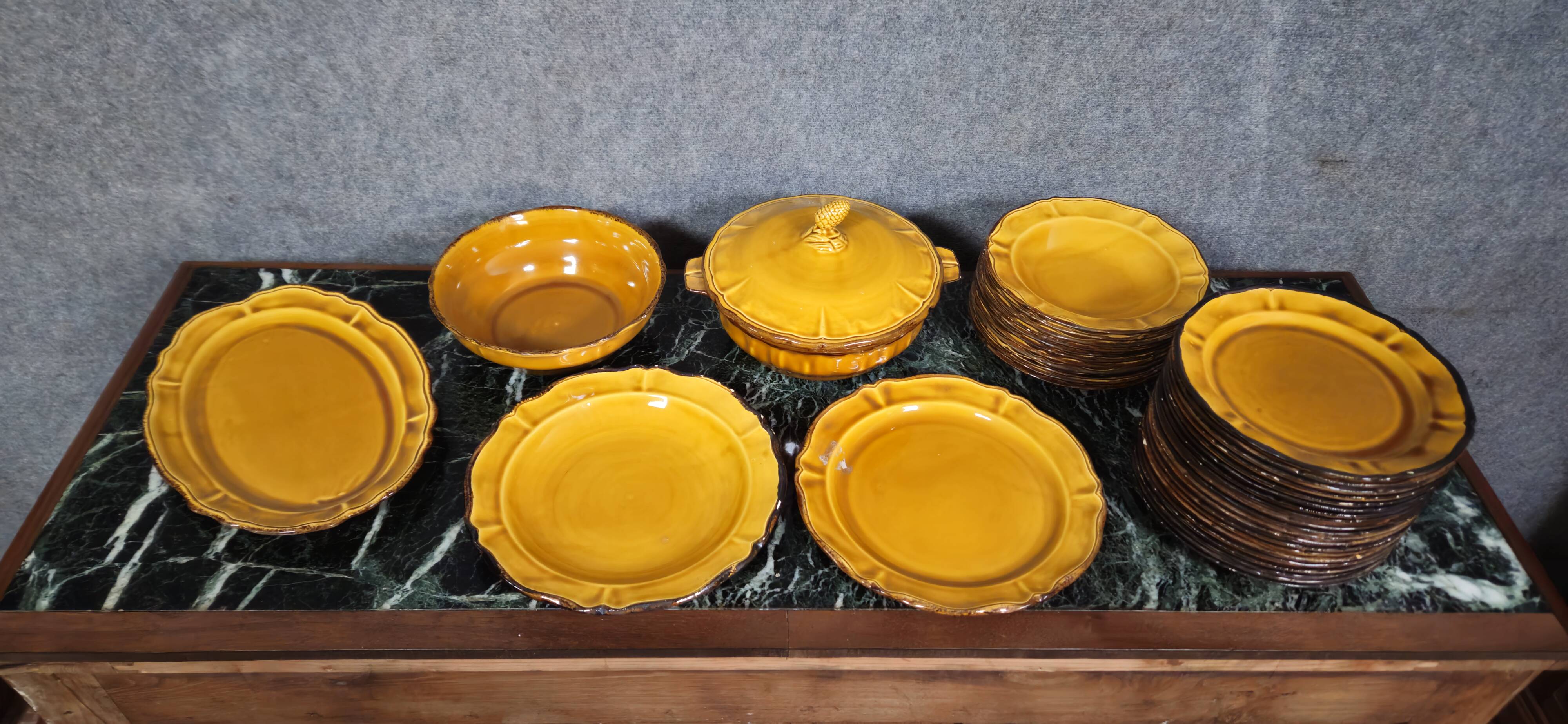 vintage ceramic tableware in yellow – Faience from Haute Provence