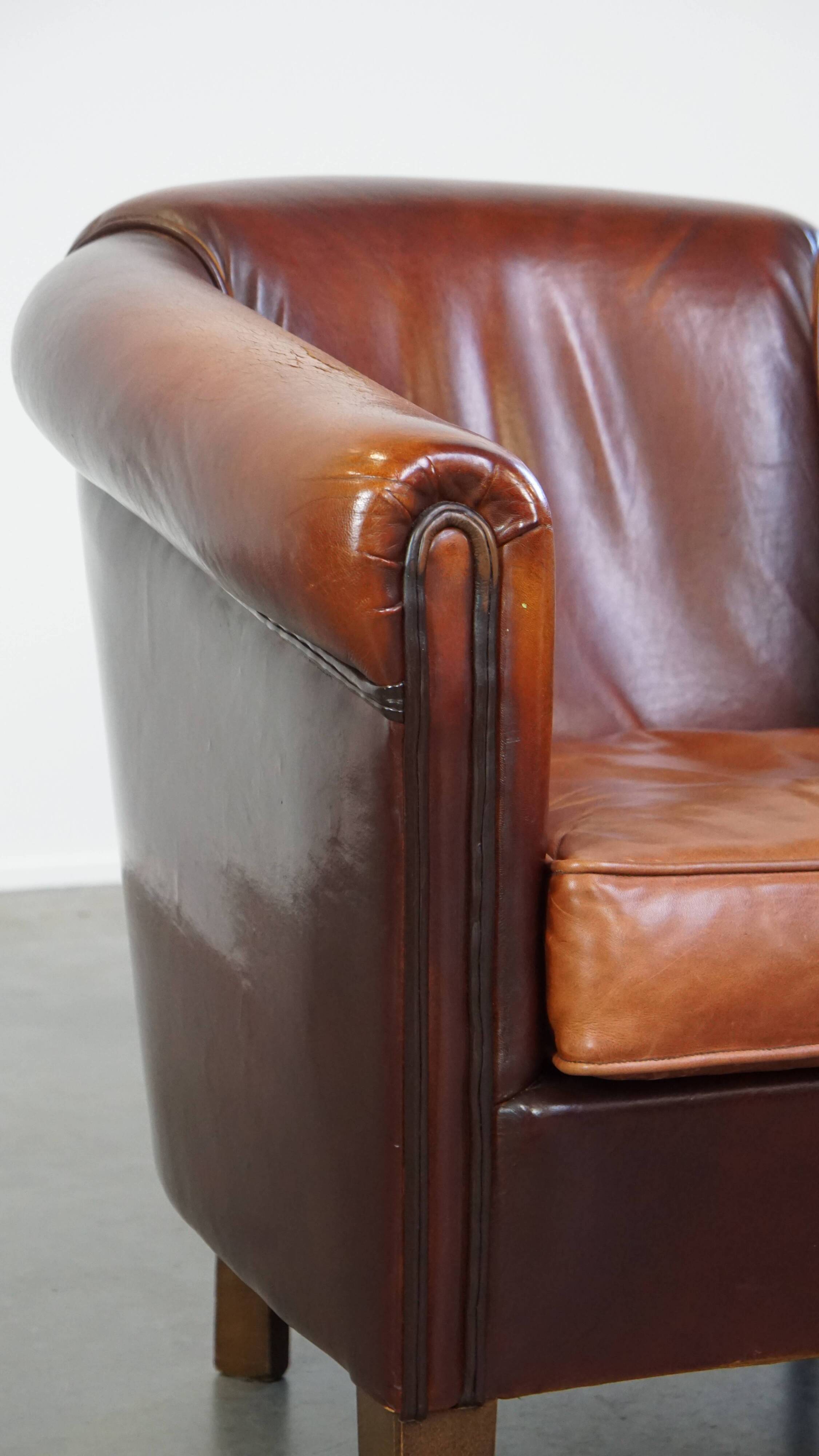 Correctly finished sheep leather club chair