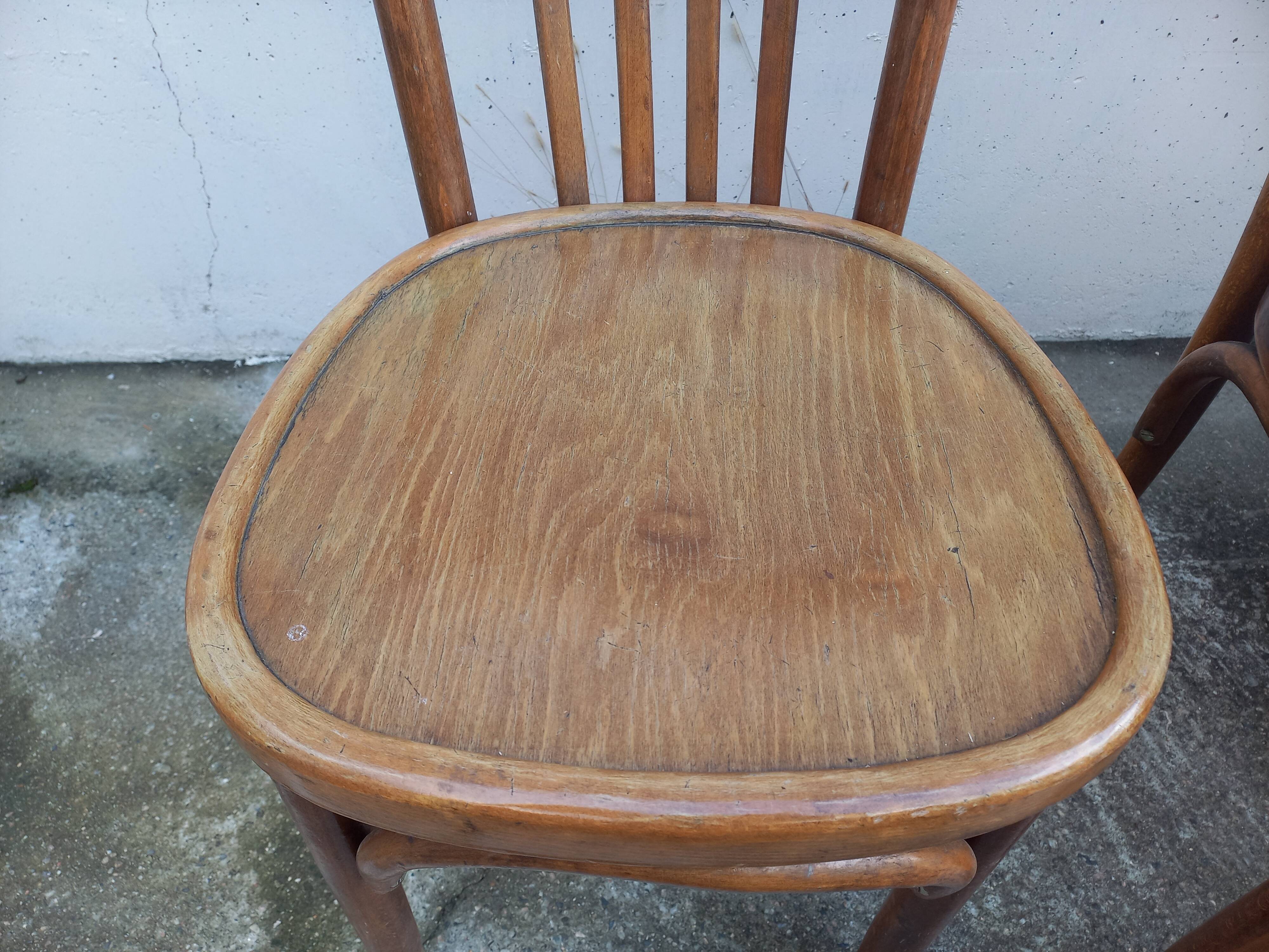 Chaises bistrot vintage