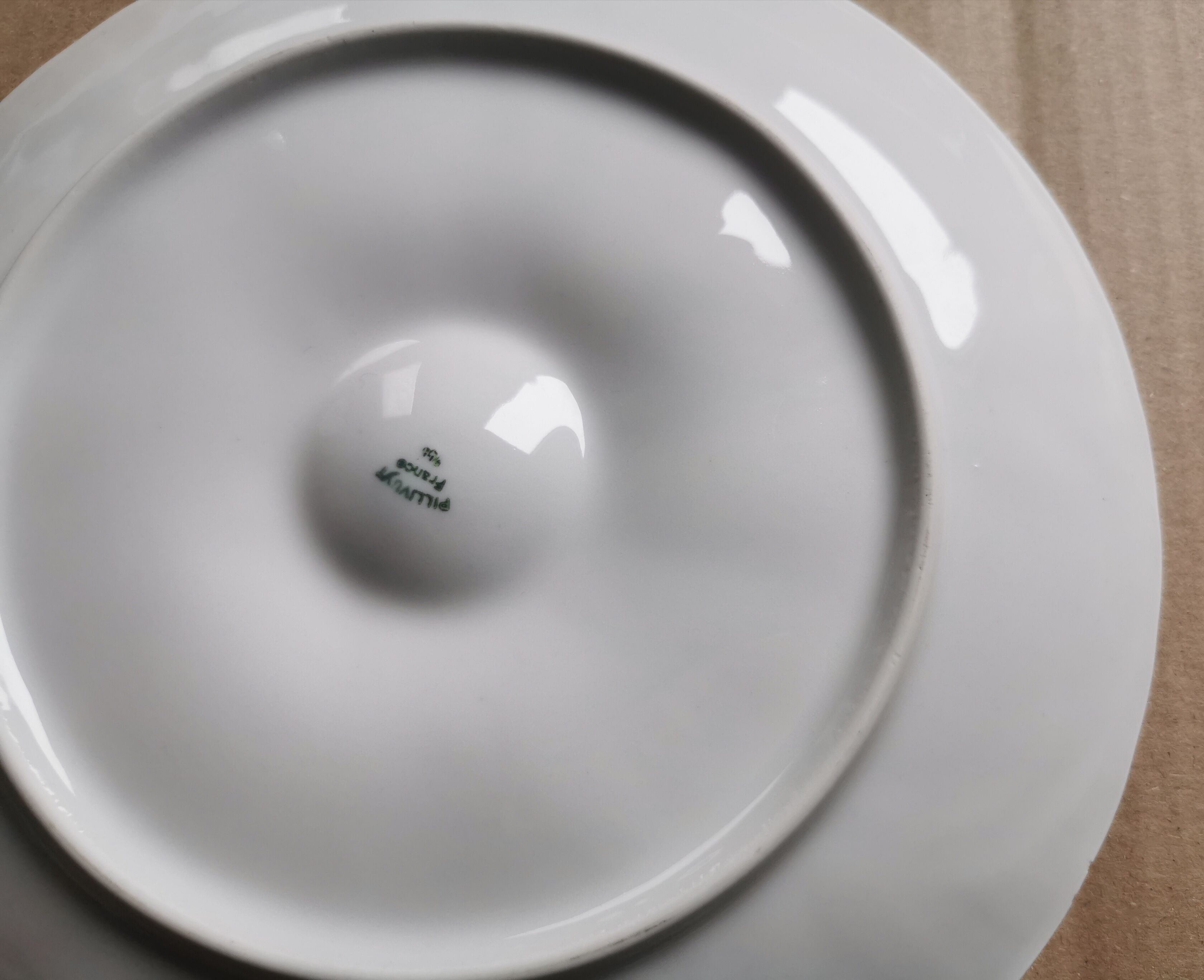 Ensemble de 6 assiettes Pillivuyt porcelaine blanche