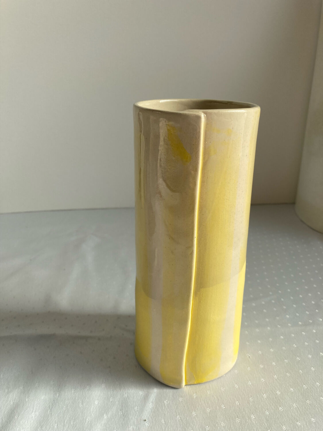 Vase en grès jaune