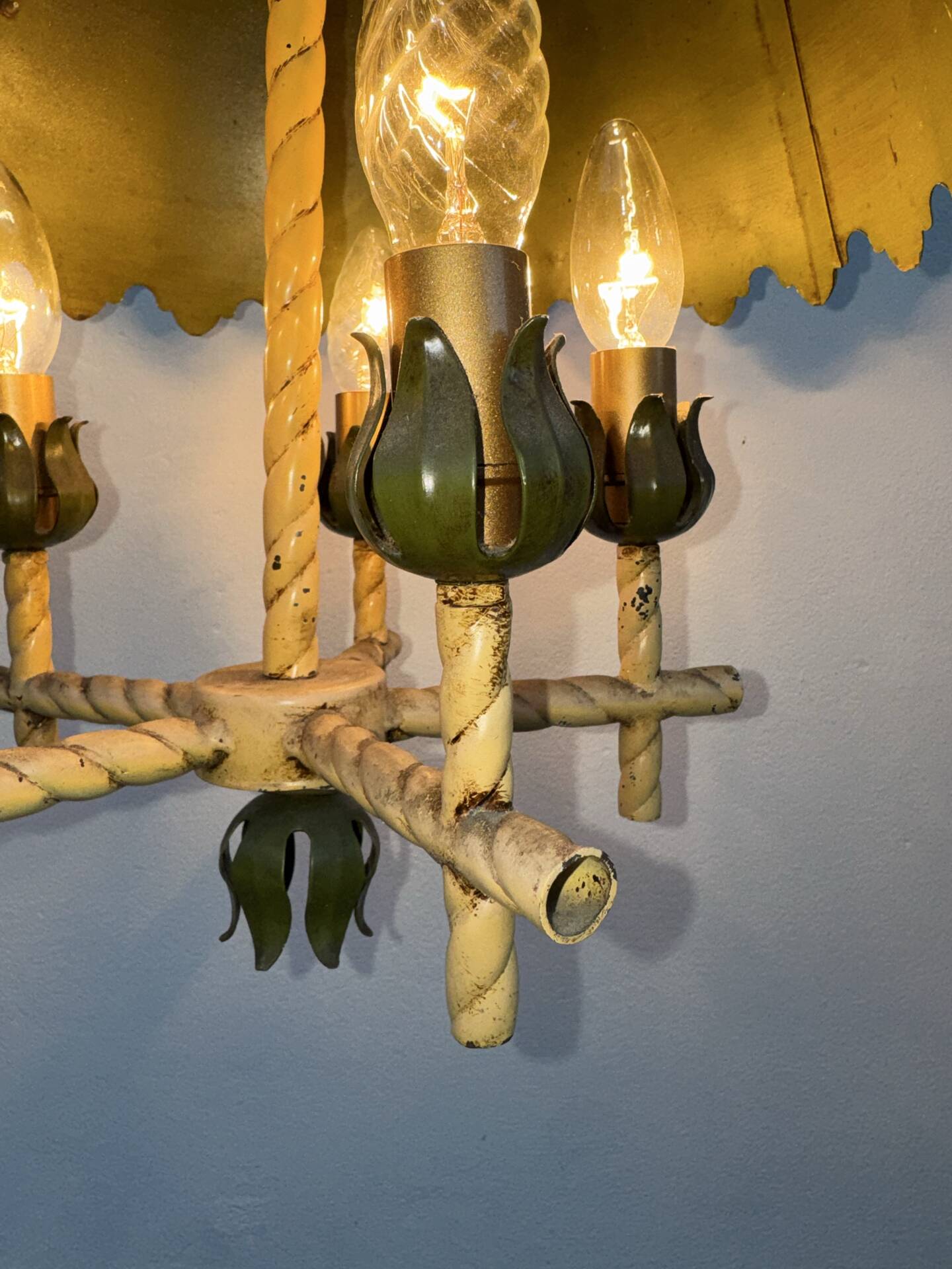 Florentine style chandelier Hollywood Regency 1960s