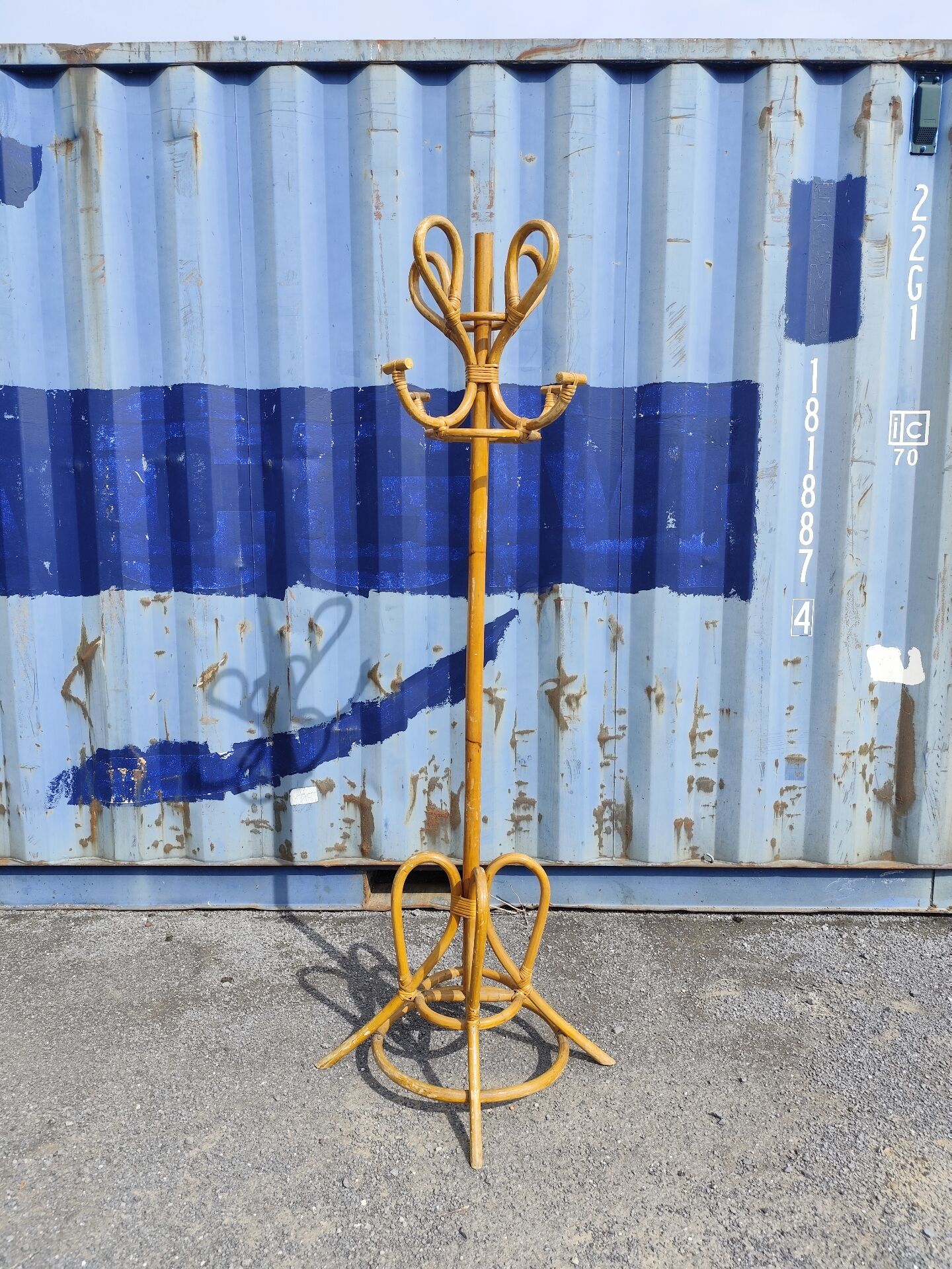 Poet coat rattan