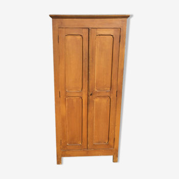 Armoire parisienne