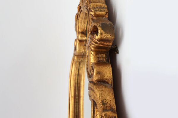 Miroir à crête doré de style baroque français du XXe siècle