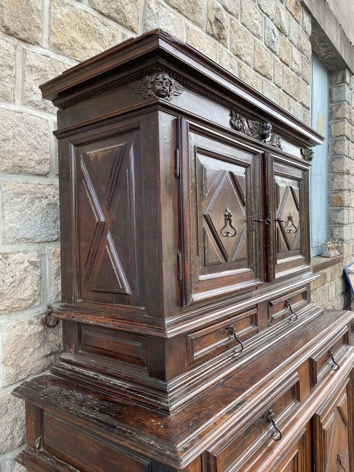 Buffet d'époque Louis XIII  du 18ème siècle