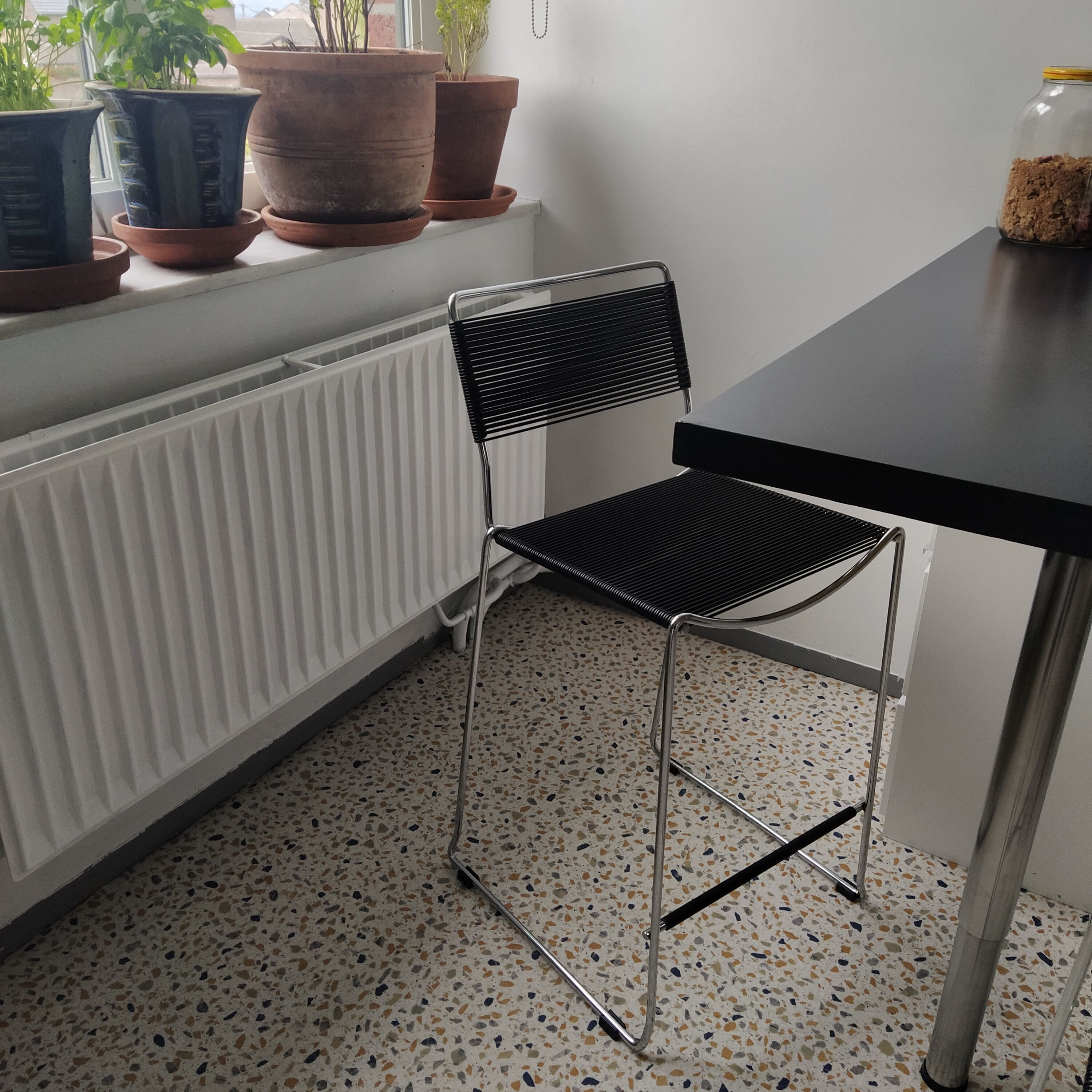 High stools Spaghetti dark gray design Giandomenico Belloti , edit by Alias