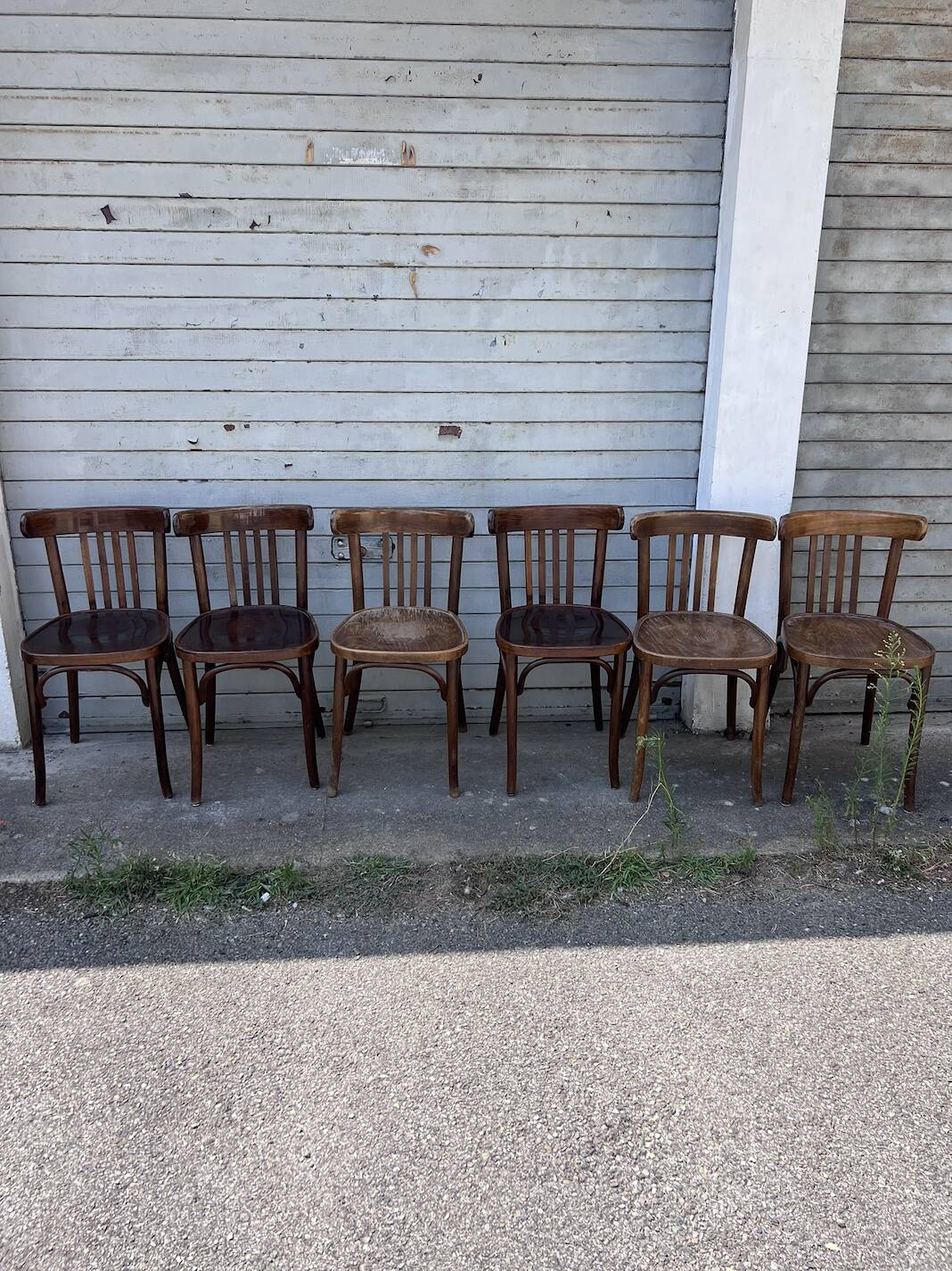 (Lot) 6 wooden bistro chairs