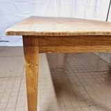 Farm table