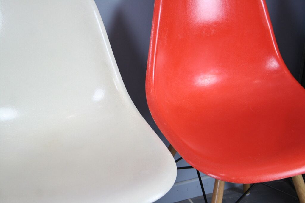 Set of 4 DSW Eames Herman Miller chairs