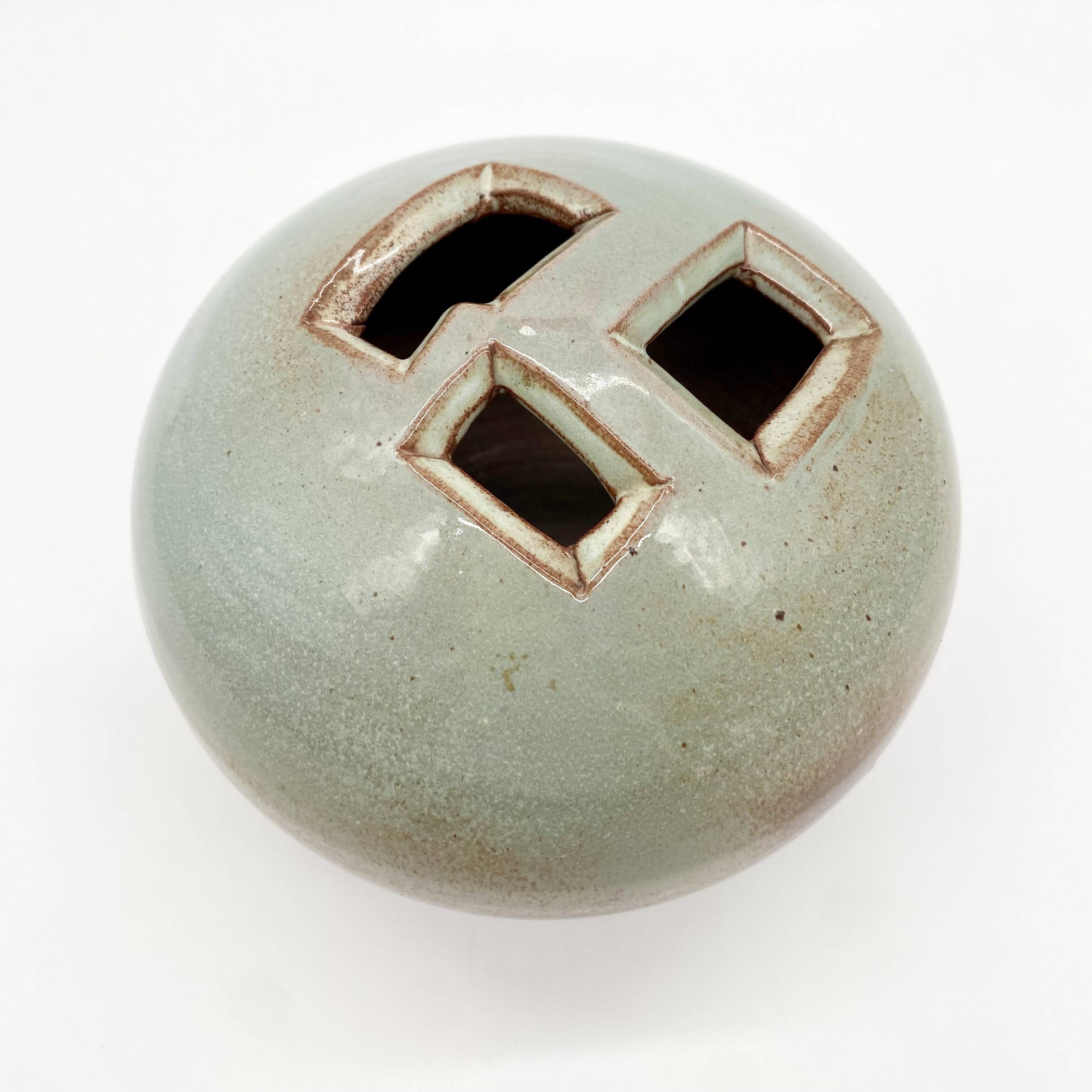 Vase « boule » en grès émaillé, 1970s