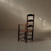 Fauteuil paysan en bois massif et paille, XIXᵉ siècle