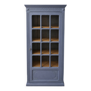 Armoire parisienne vitrine