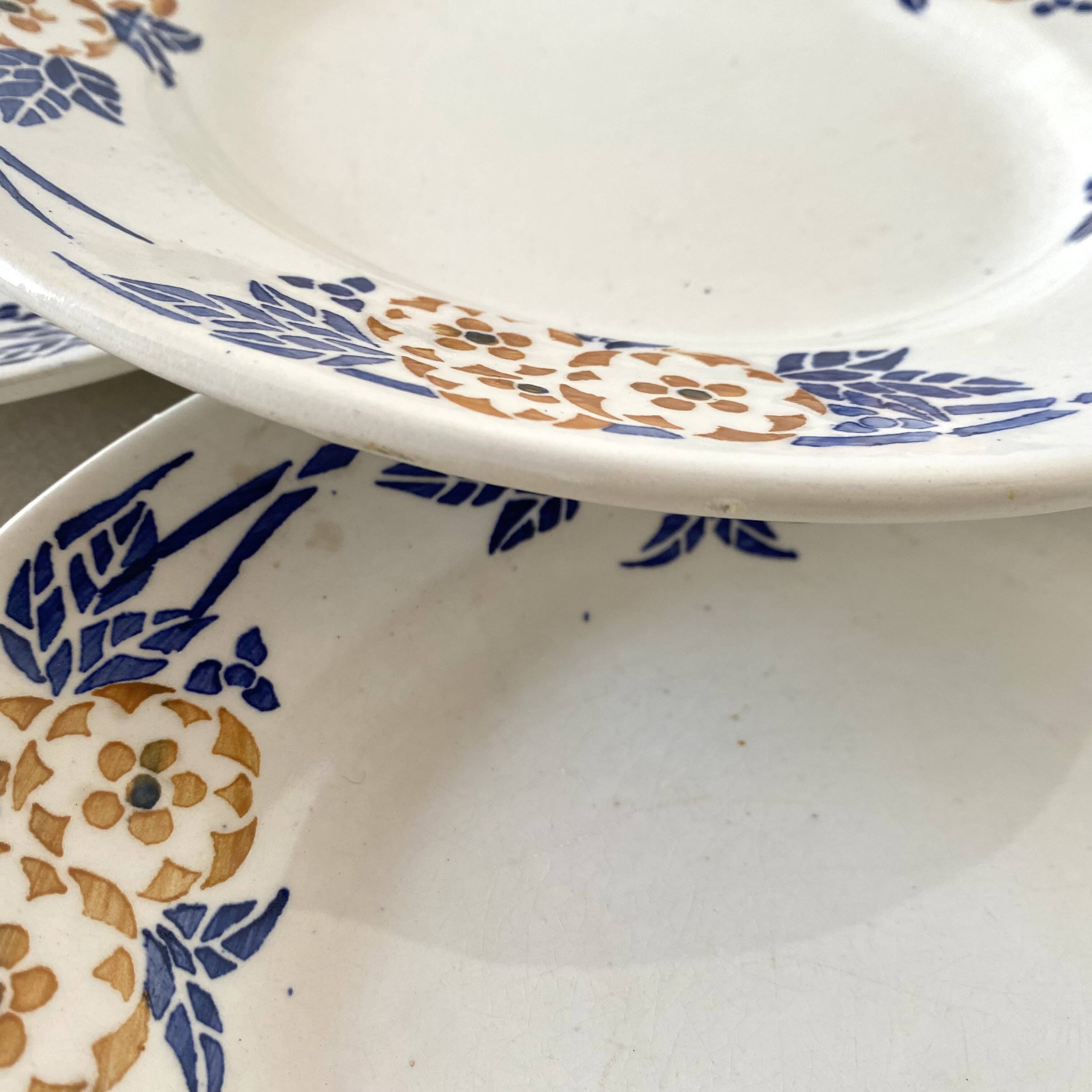 Old Moulin des Loups flat plates