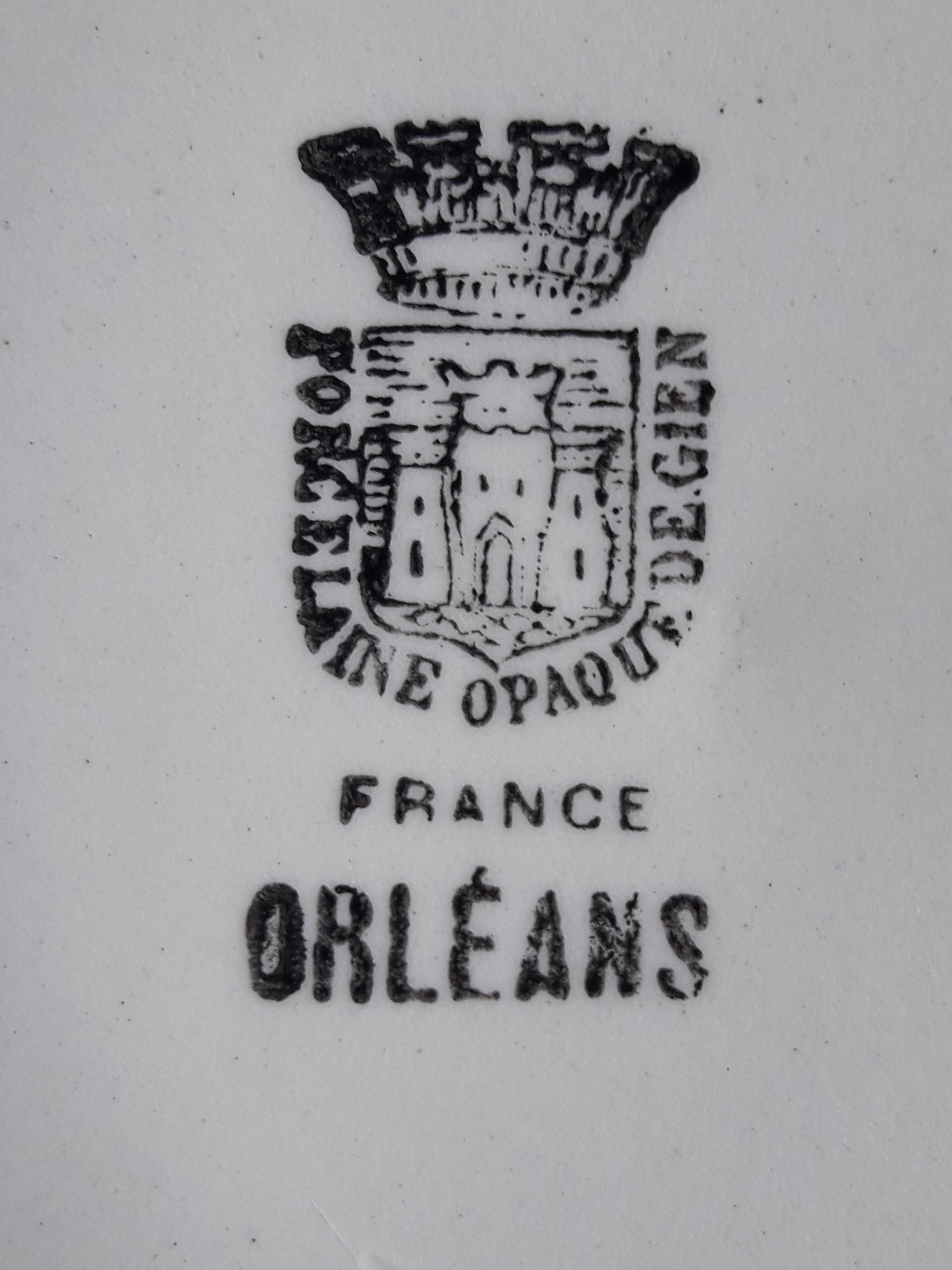 4 hollow plates in opaque porcelain from Gien model Orleans diam 22.5 cm