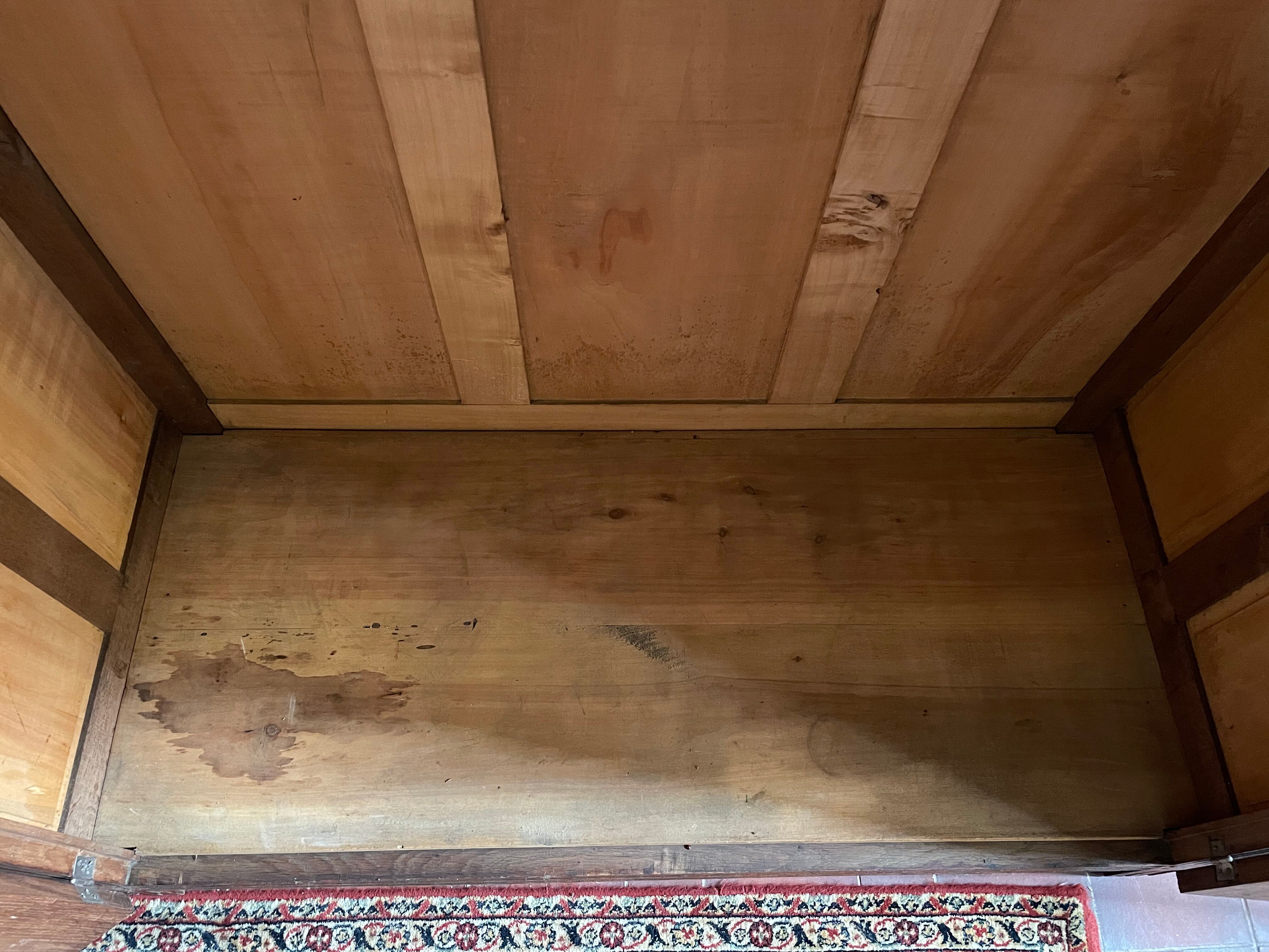 Armoire parisienne