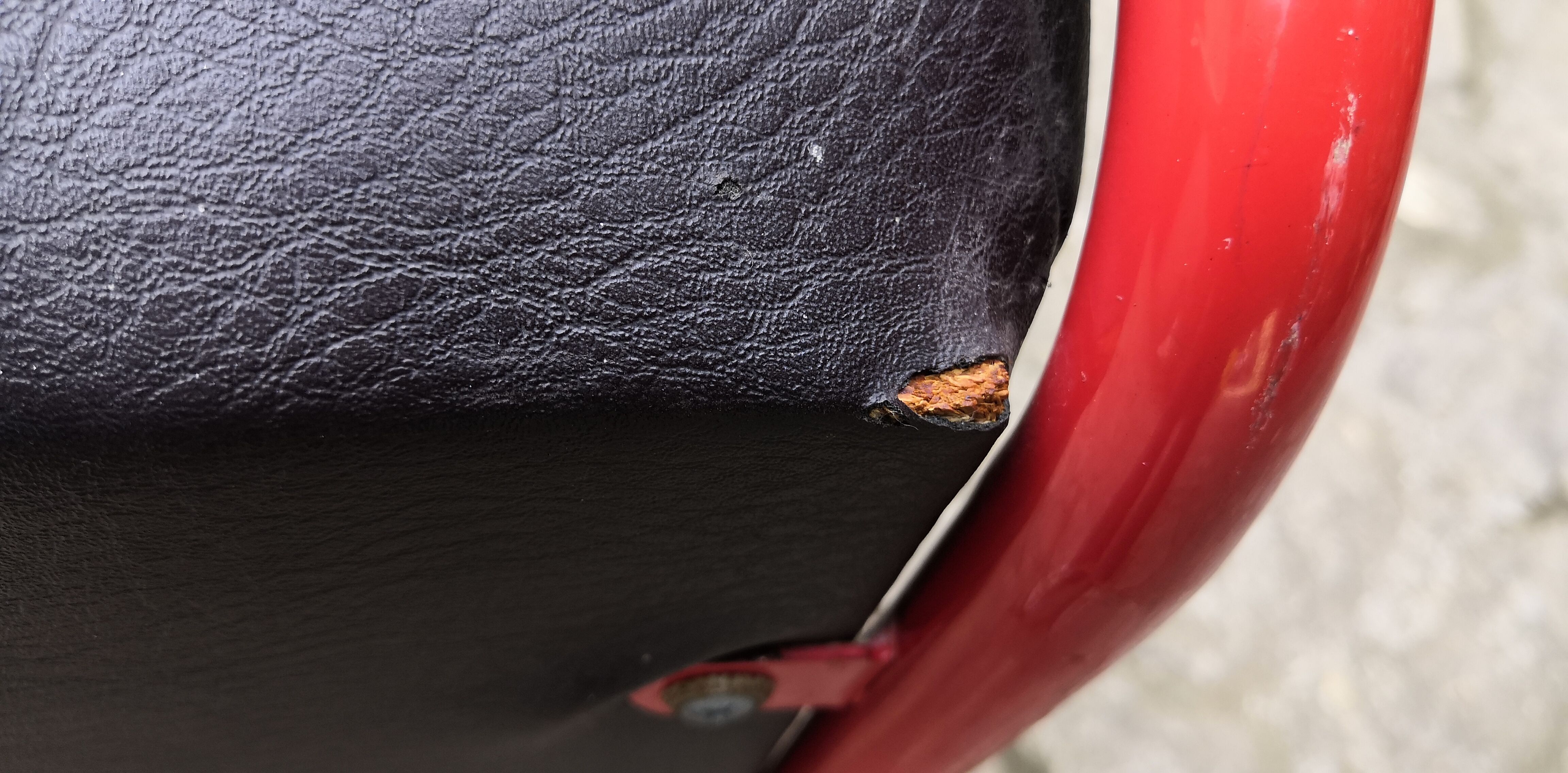 Pair of vintage drivers in red steel and skaï, France 1970