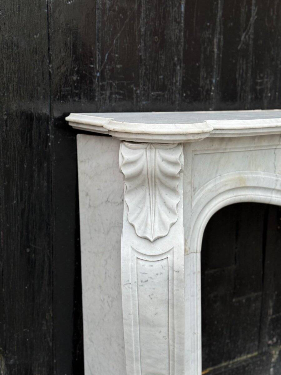 Louis XV style fireplace in white Carrara marble circa 1900