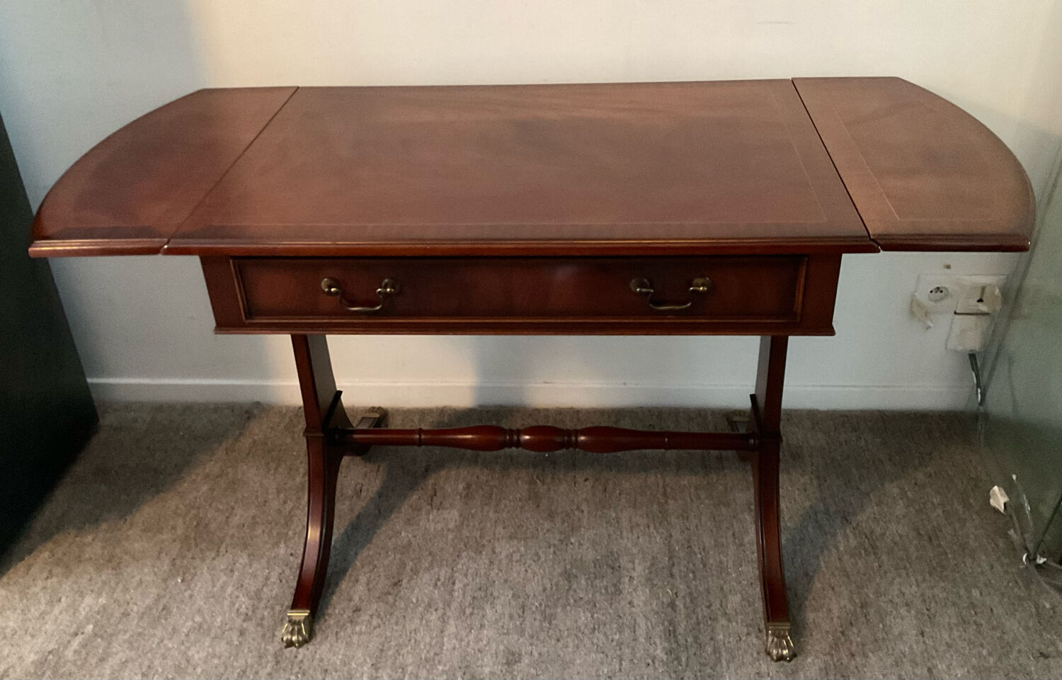Old English desk Heldense in mahogany