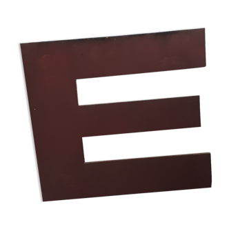 Letter brown sign E