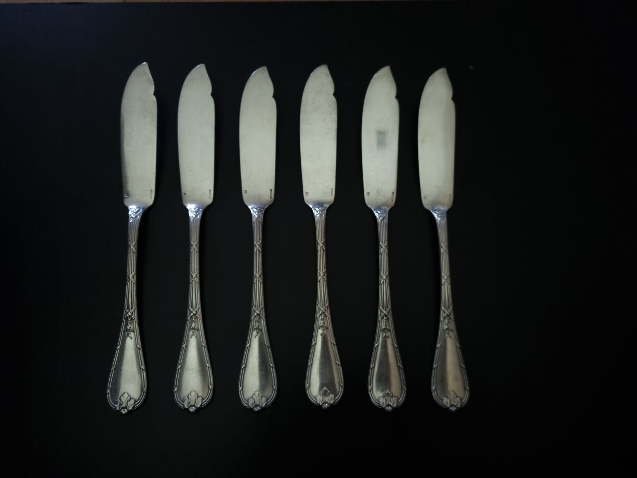 Christofle 6 fish knives model cross ribbons