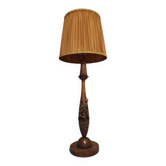 Grande lampe en bois florale sculpté 1960