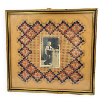 Photo frame with embroidery