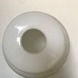 Opaline blanche à motifs fleurs vertes