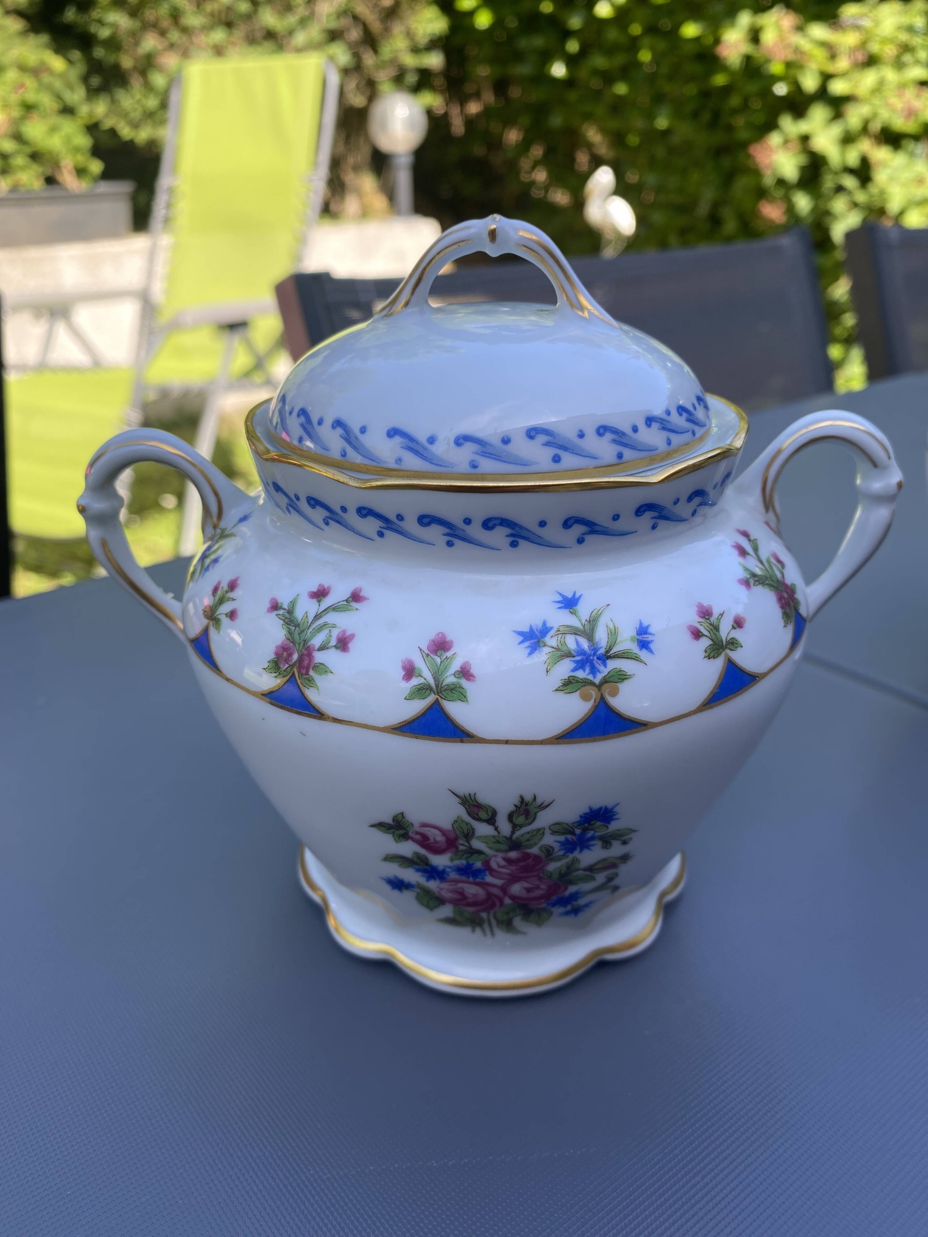 Porcelain coffee service Bernardaud model Chateaubriand Limoges