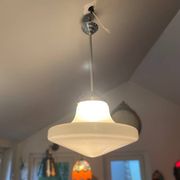 Suspension en opaline 1940