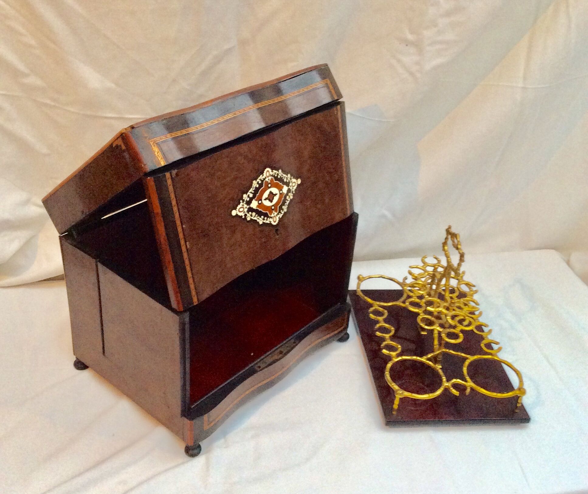 Old liquor cellar box with empty servant removable tray XlXeme H-27cm-L-32.5 cm-Pr-24cm-