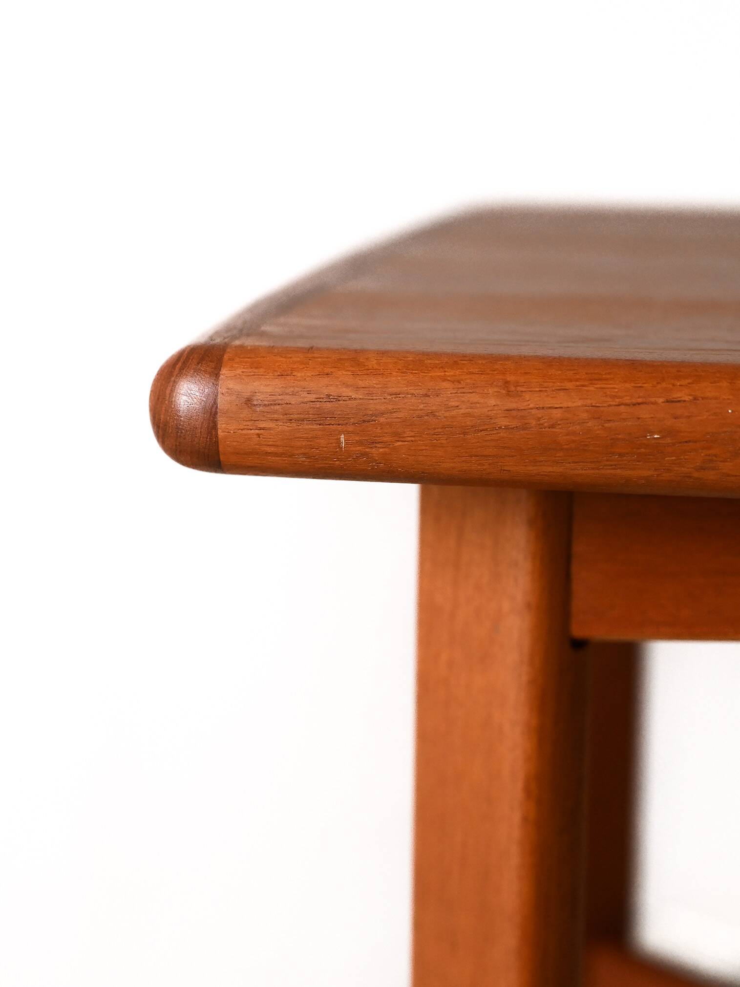 Table basse carrée en teck fabriquée au Danemark