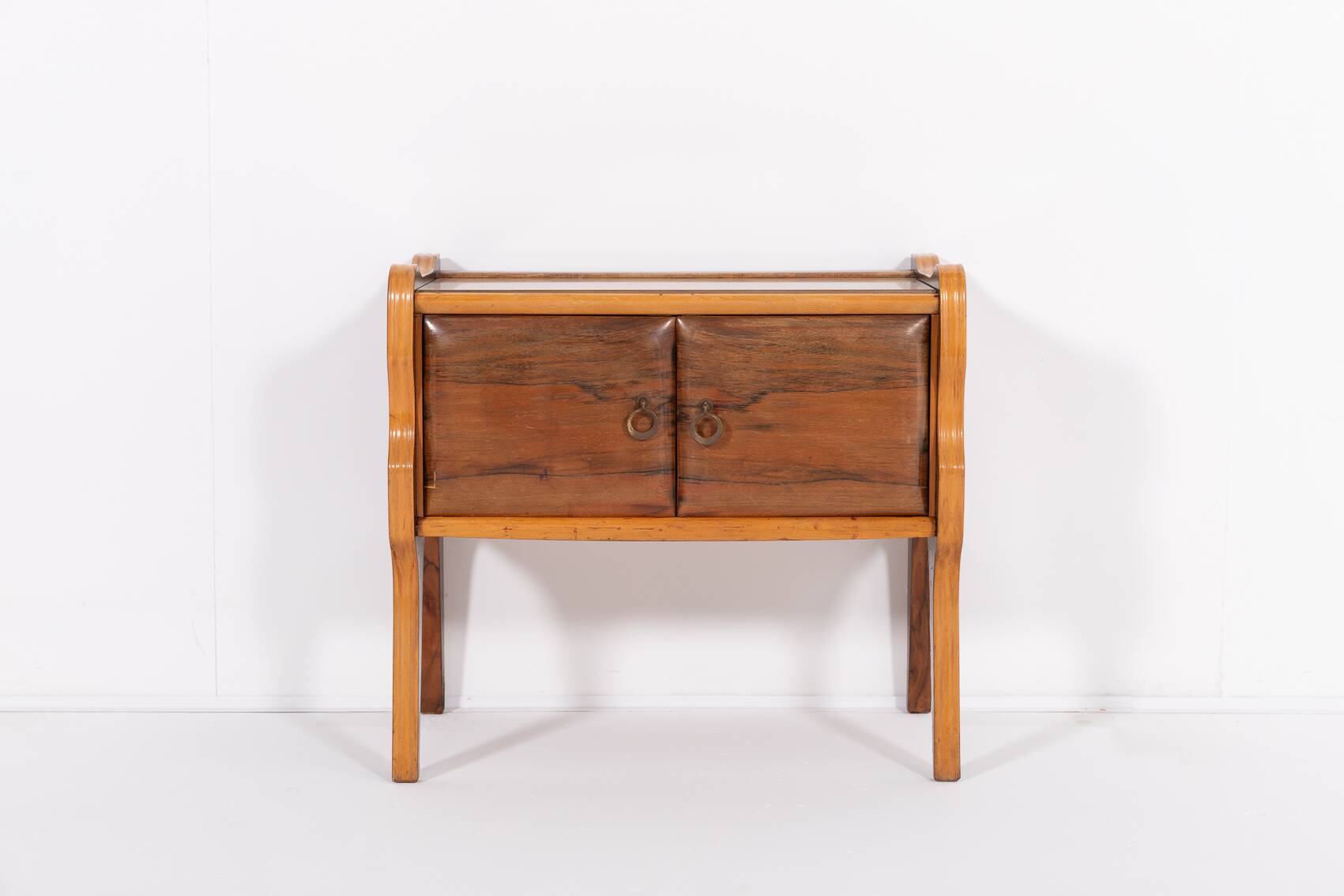 Table de nuit/armoire sculpturale italienne du milieu du siècle, années 1950