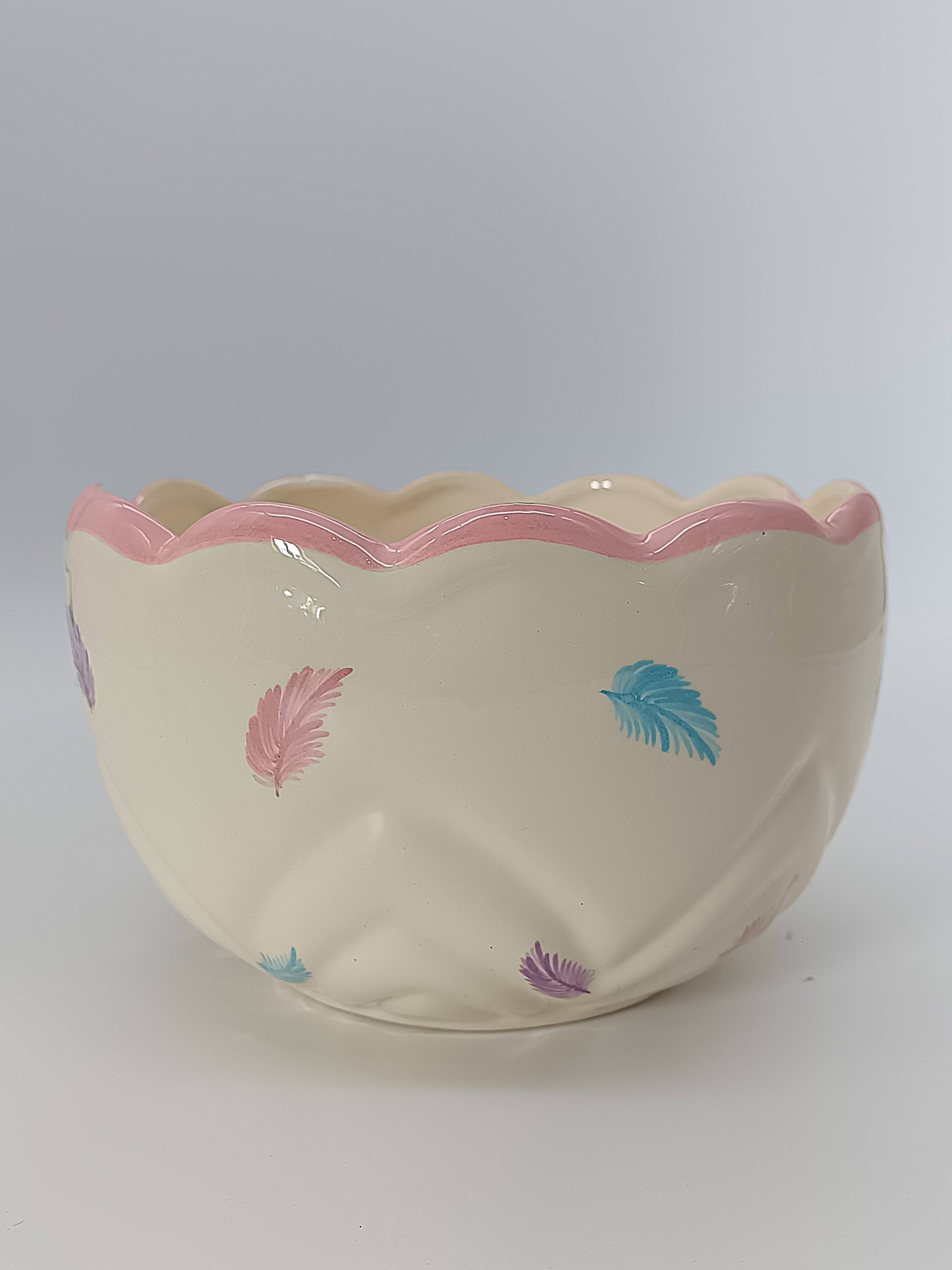Vintage Fluted Ceramic Cache-Pot – Pastel Feather & Collar Decor