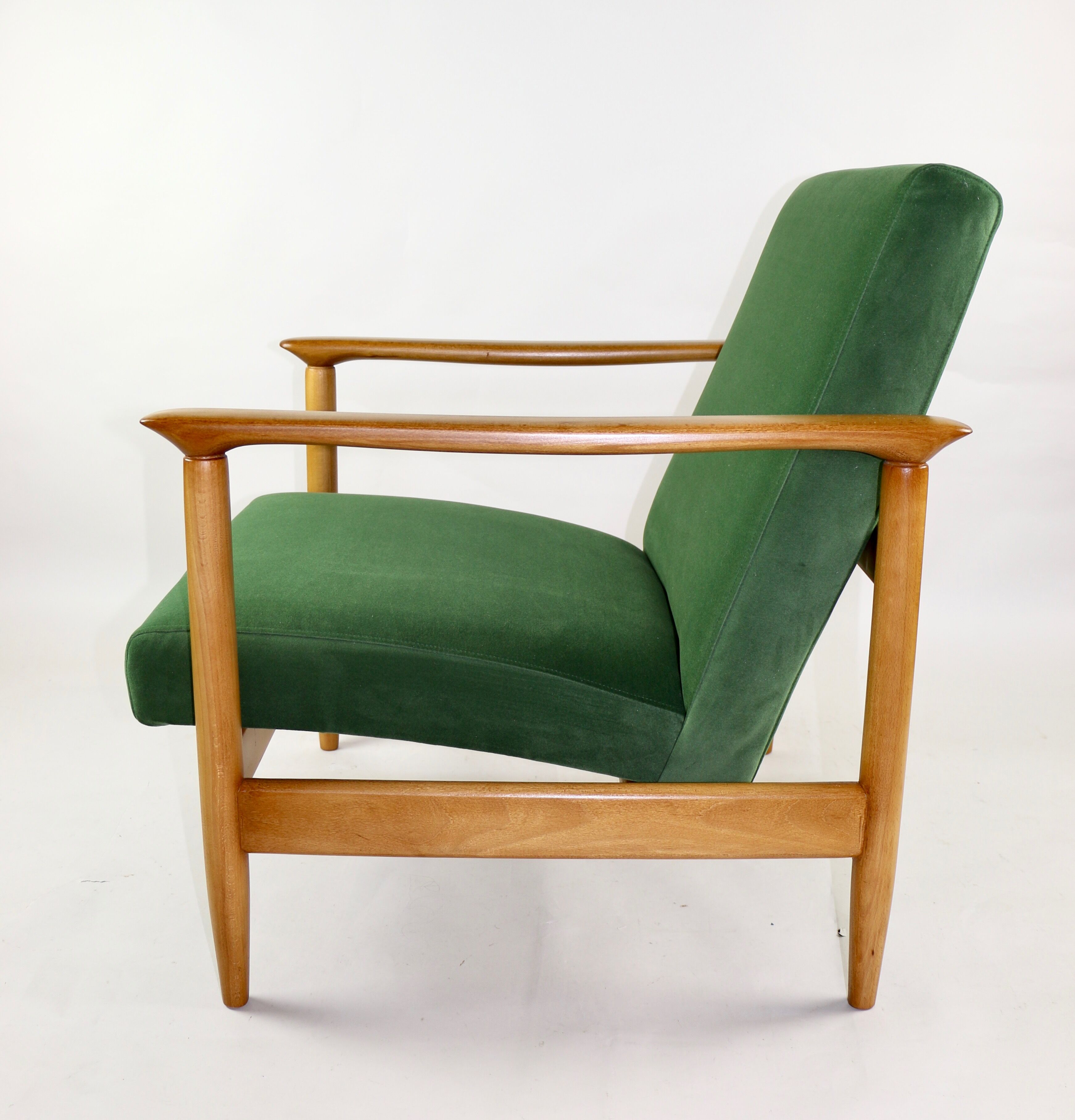Fauteuil vert par Edmund Homa, années 1970