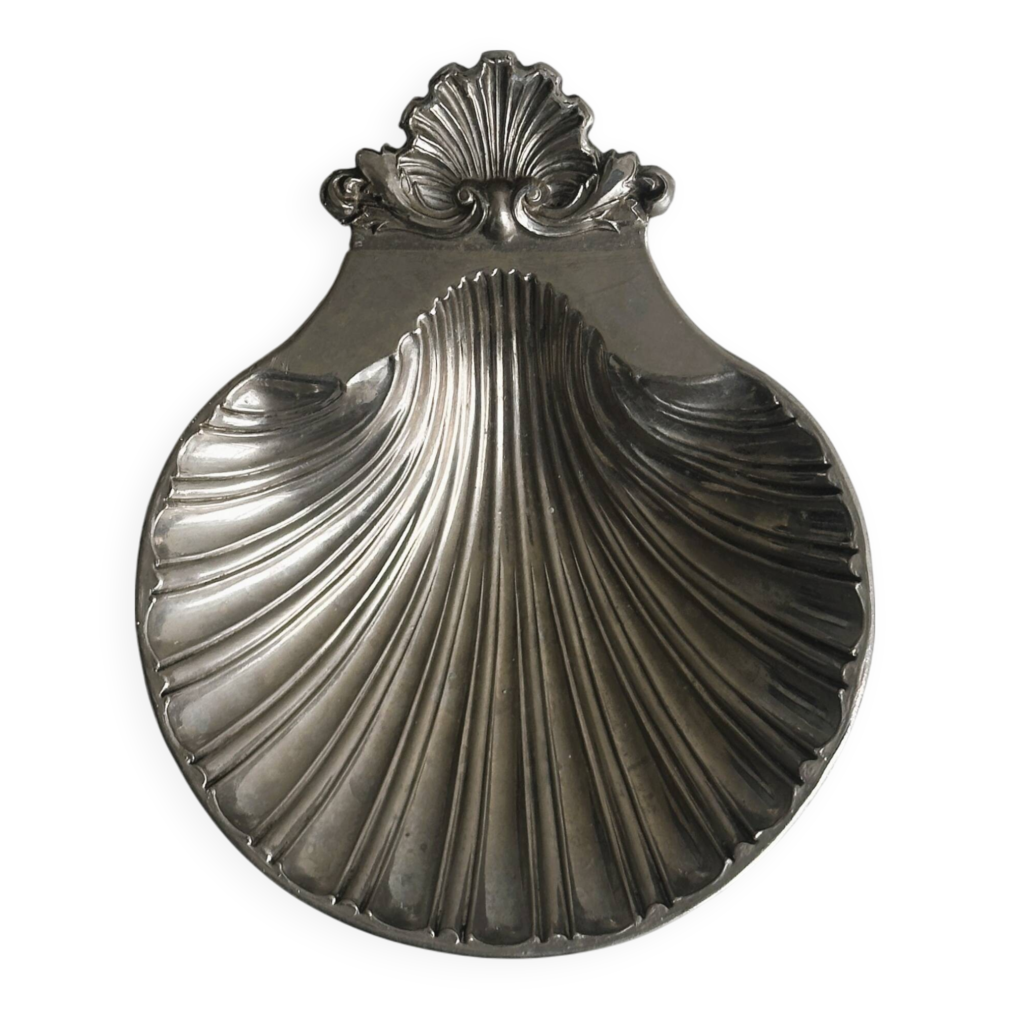 Silver metal shell emptier