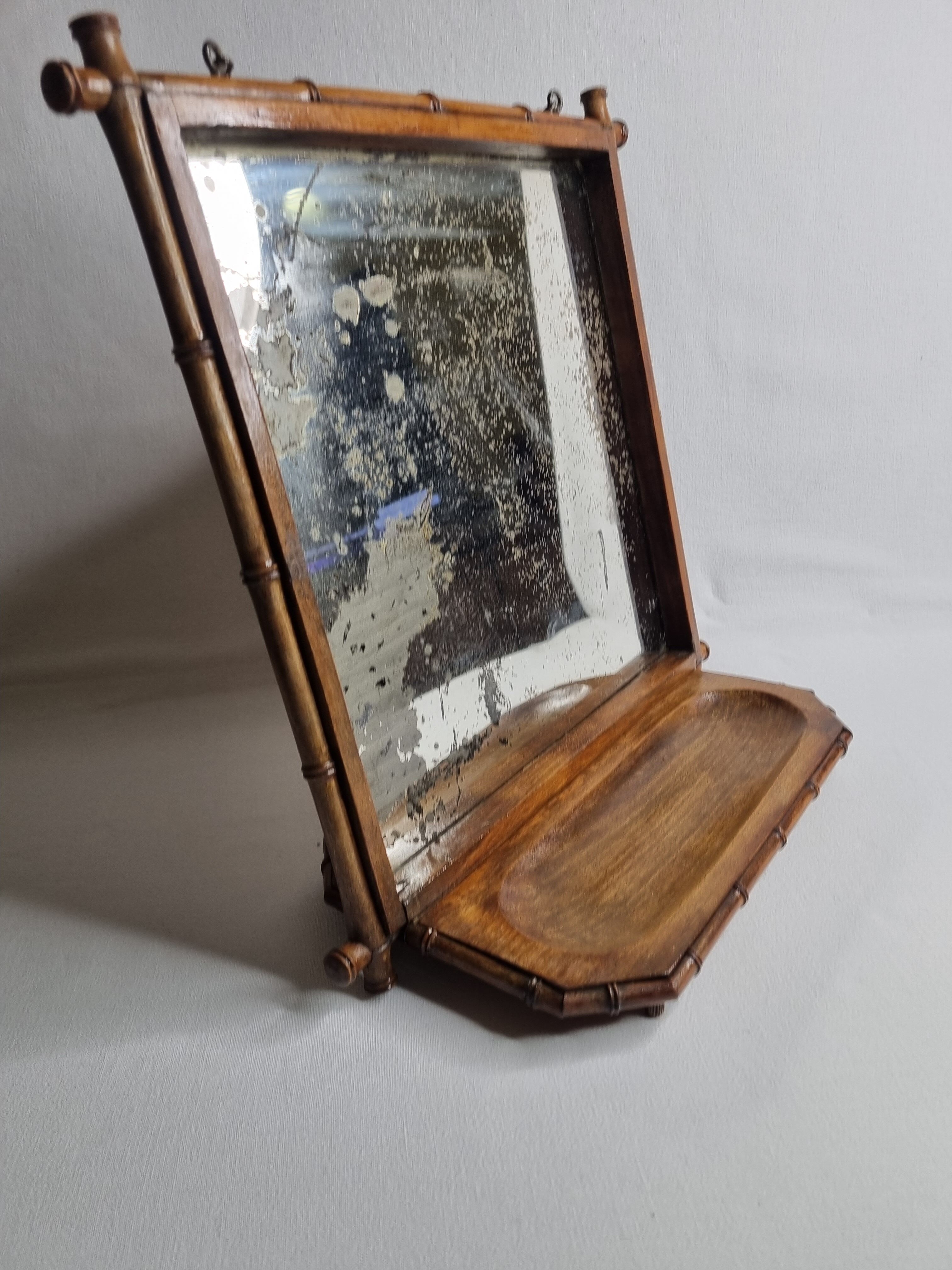 Miroir de barbier d'époque Napoléon III en bois imitant le bambou, à poser ou à suspendre