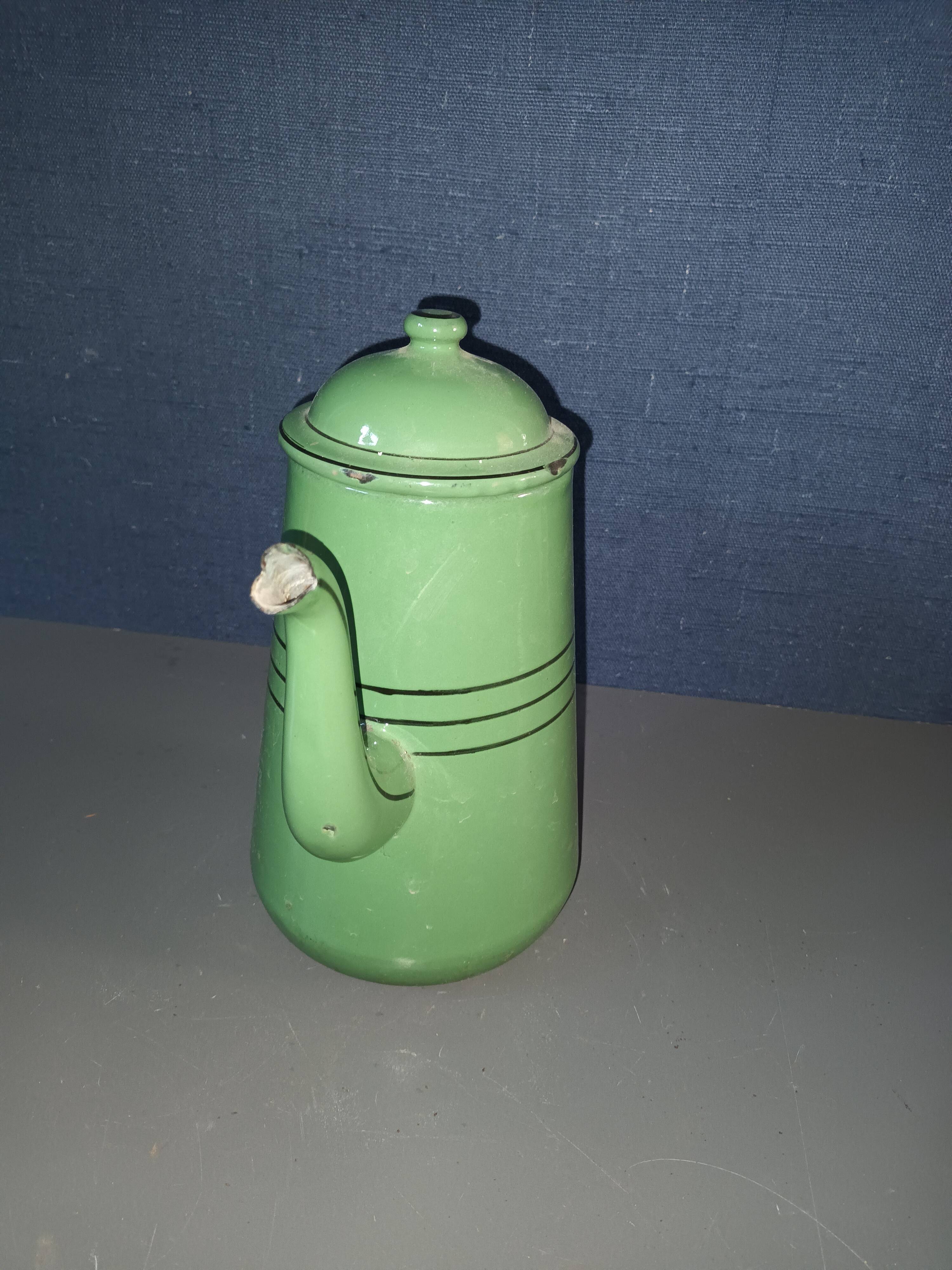 Green enameled coffee pot