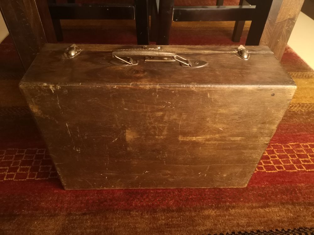 Uncompartmentalized painter's briefcase/suitcase - 1930s/1940s