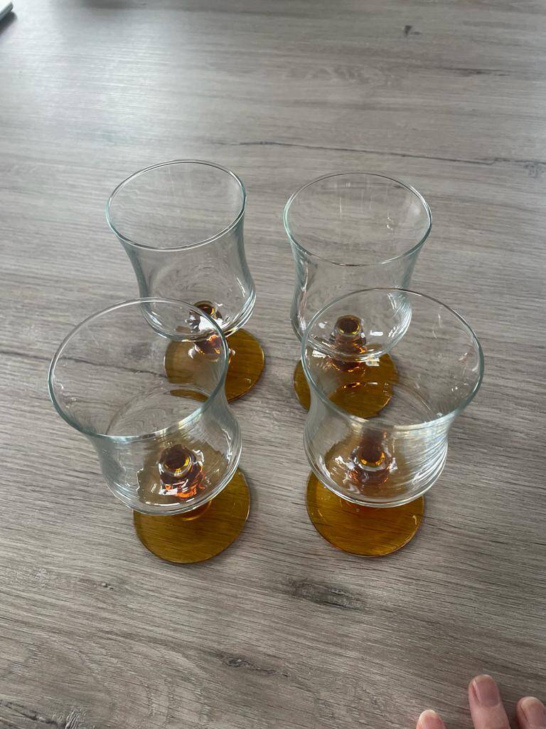 Amber wine glasses - set of 4 glasses