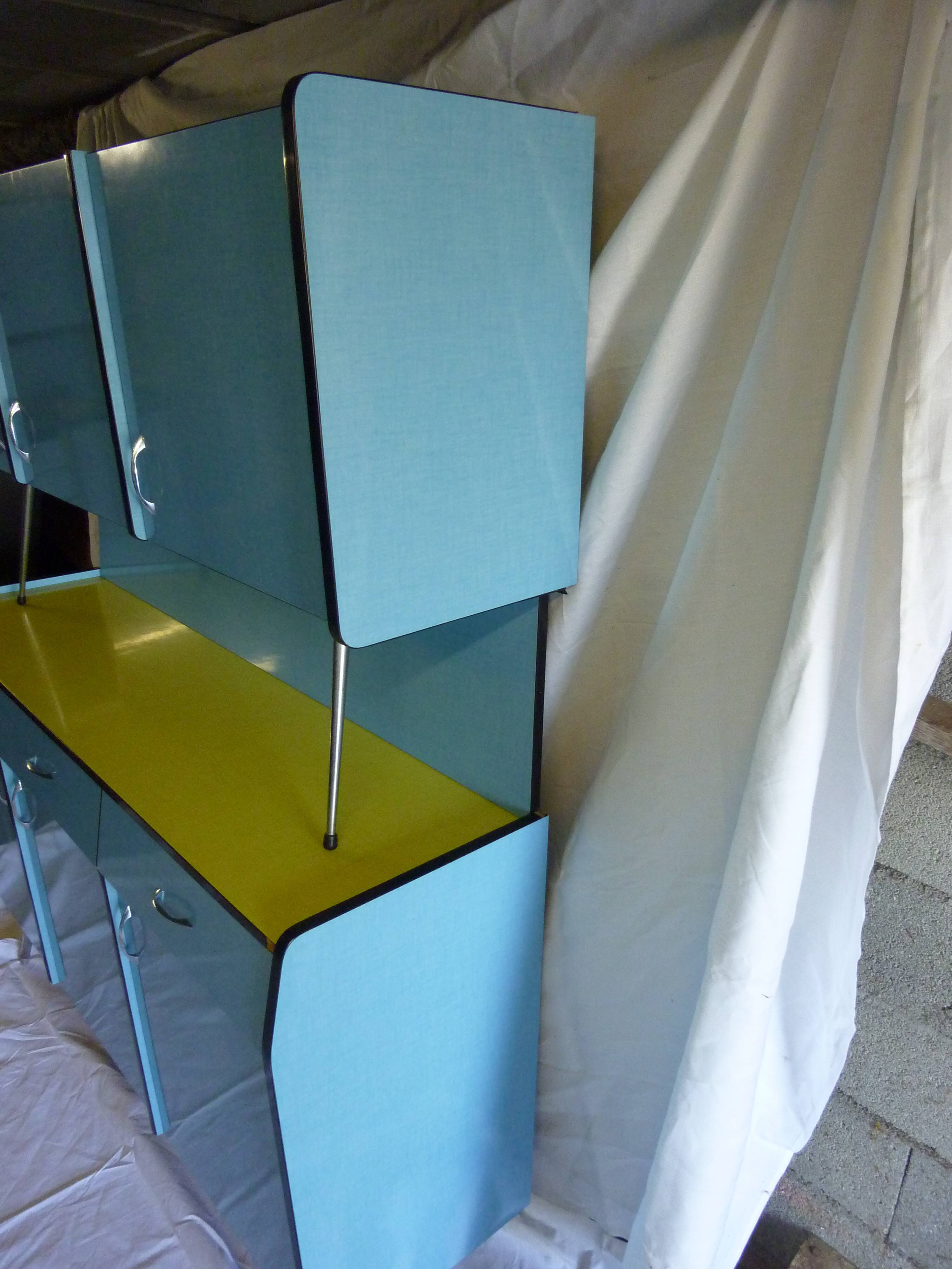 Buffet in blue and yellow formica
