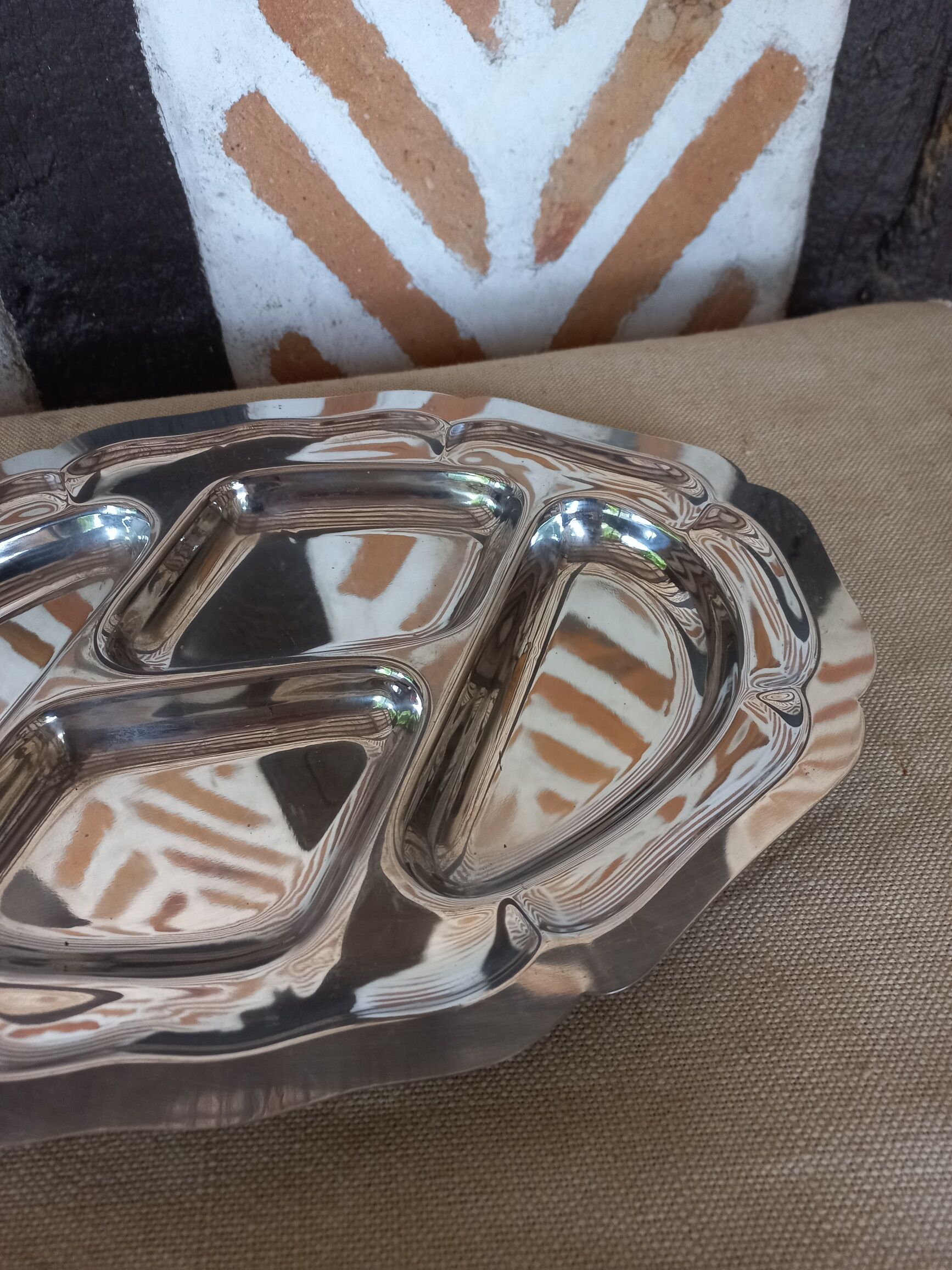 Stainless steel oval dish with compartments